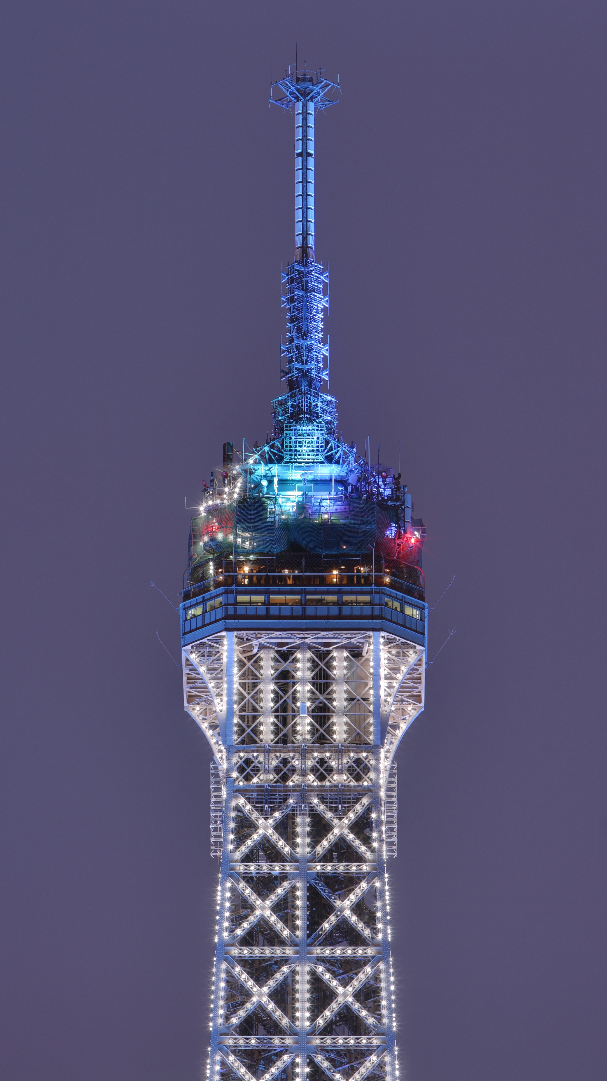 Tour Eiffel top