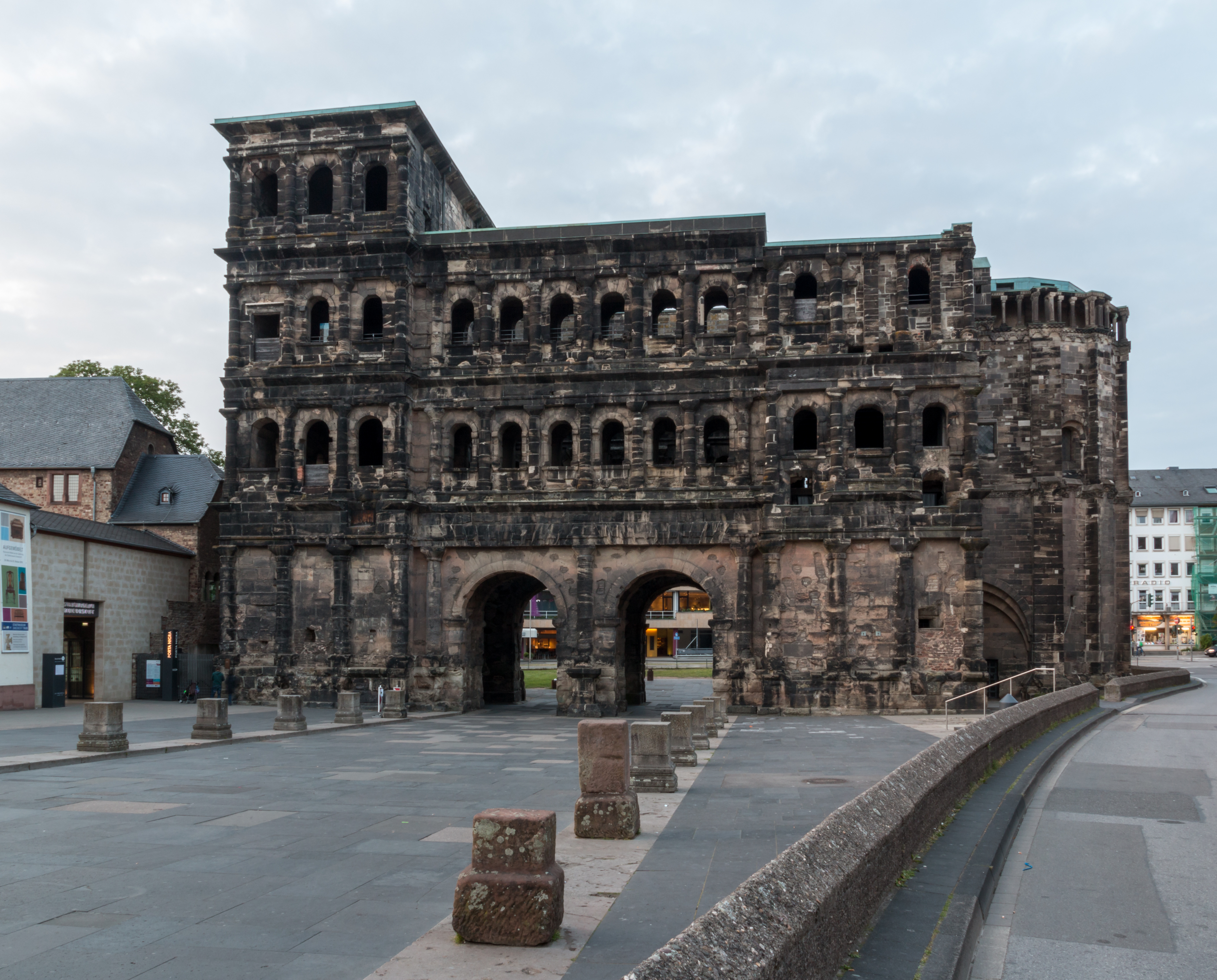 Trier, Porta Nigra -- 2015 -- 6123
