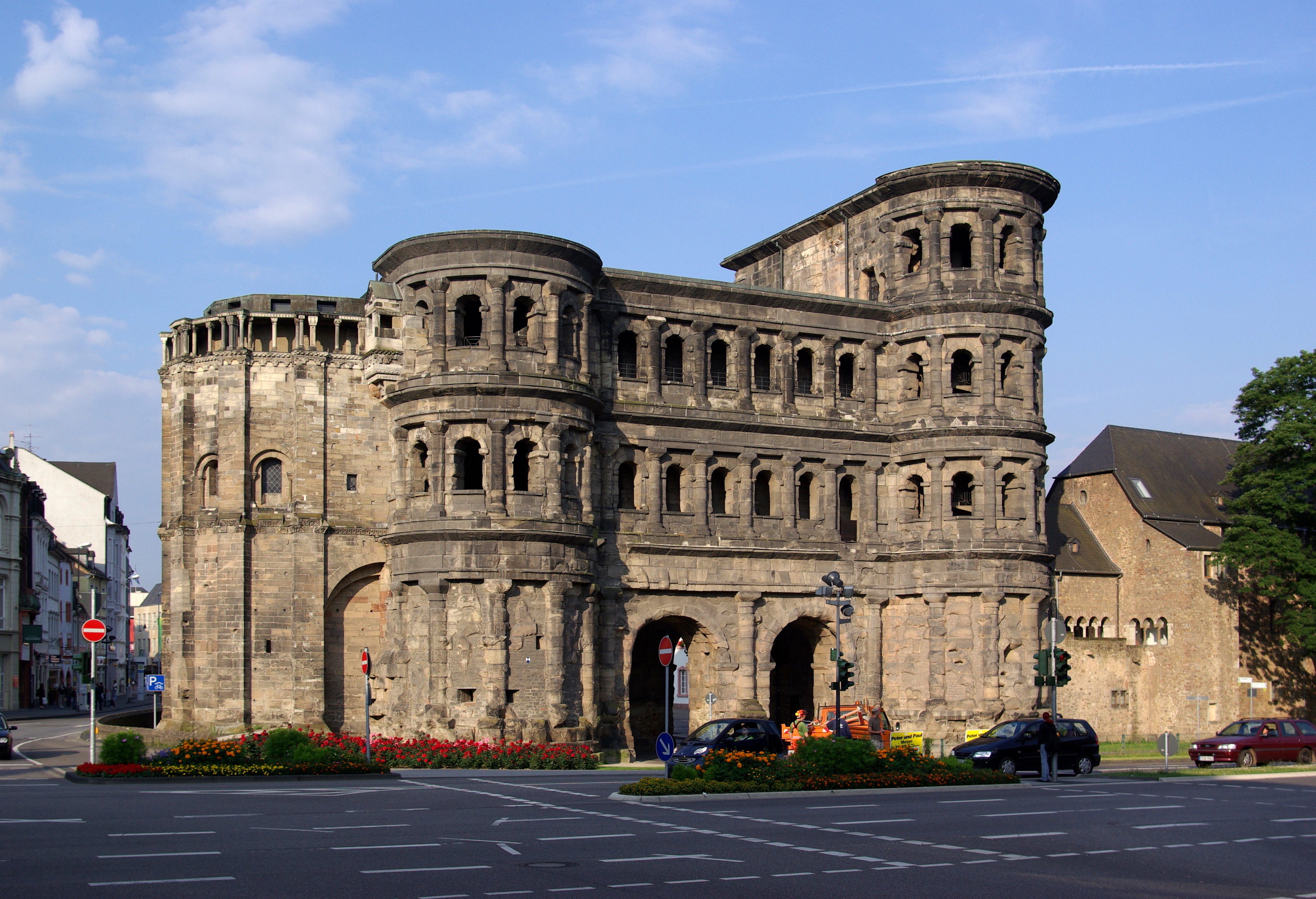 Trier Porta Nigra BW 1