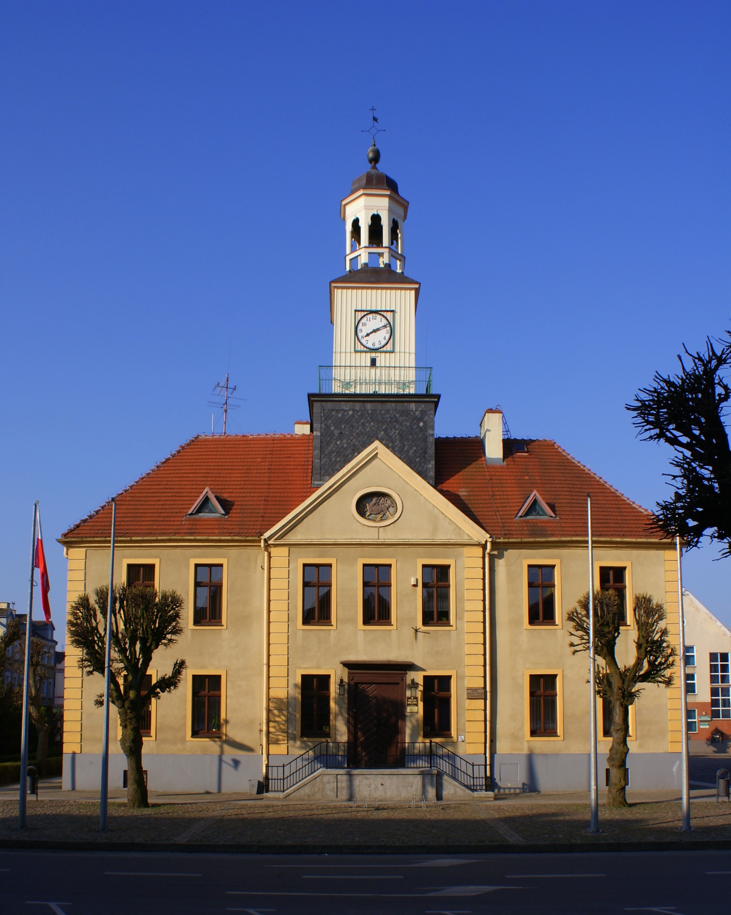 Trzebiatow Town Hall facade 2009-04