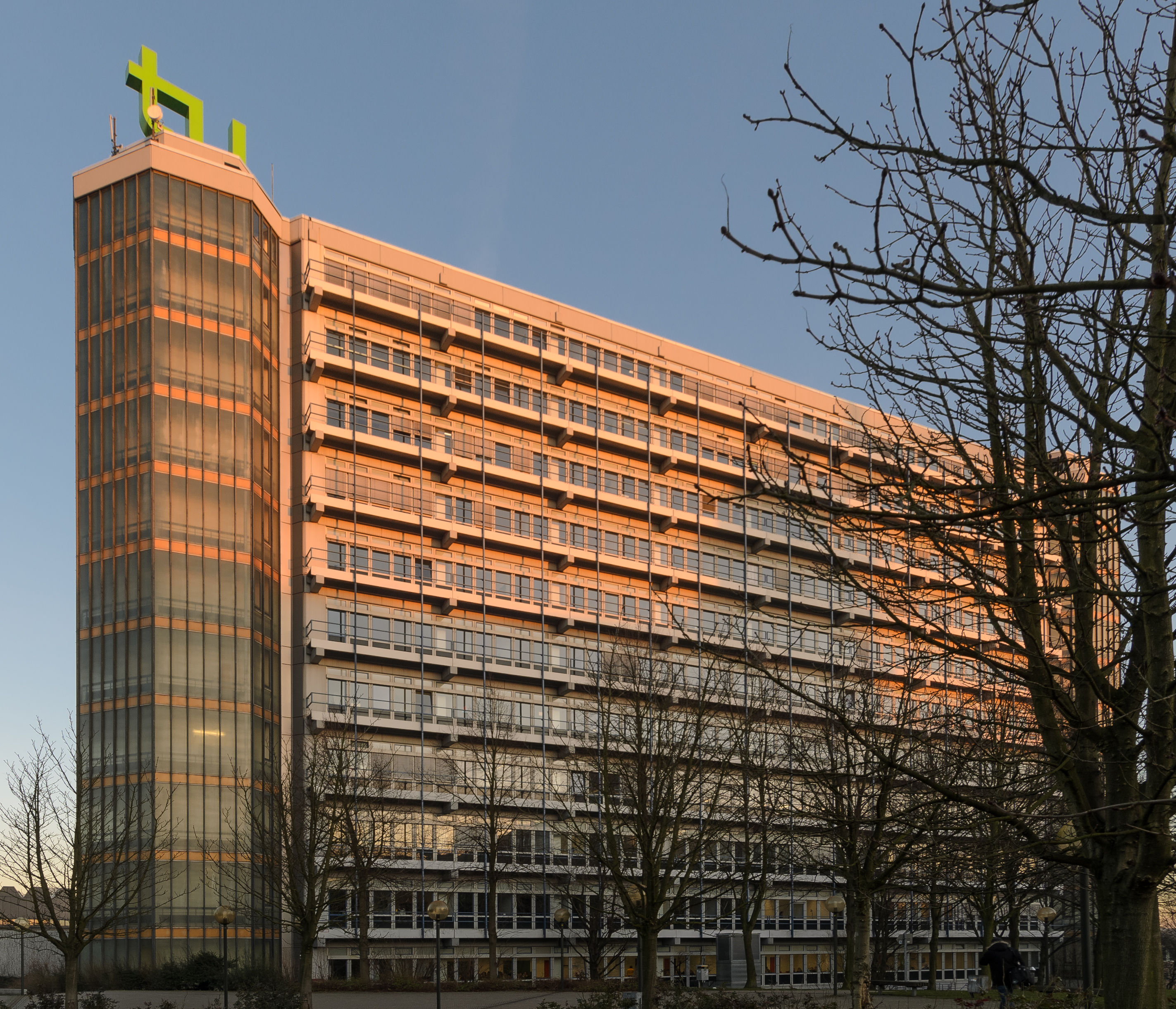 TU-Dortmund-Mathetower-Abendlicht-2012