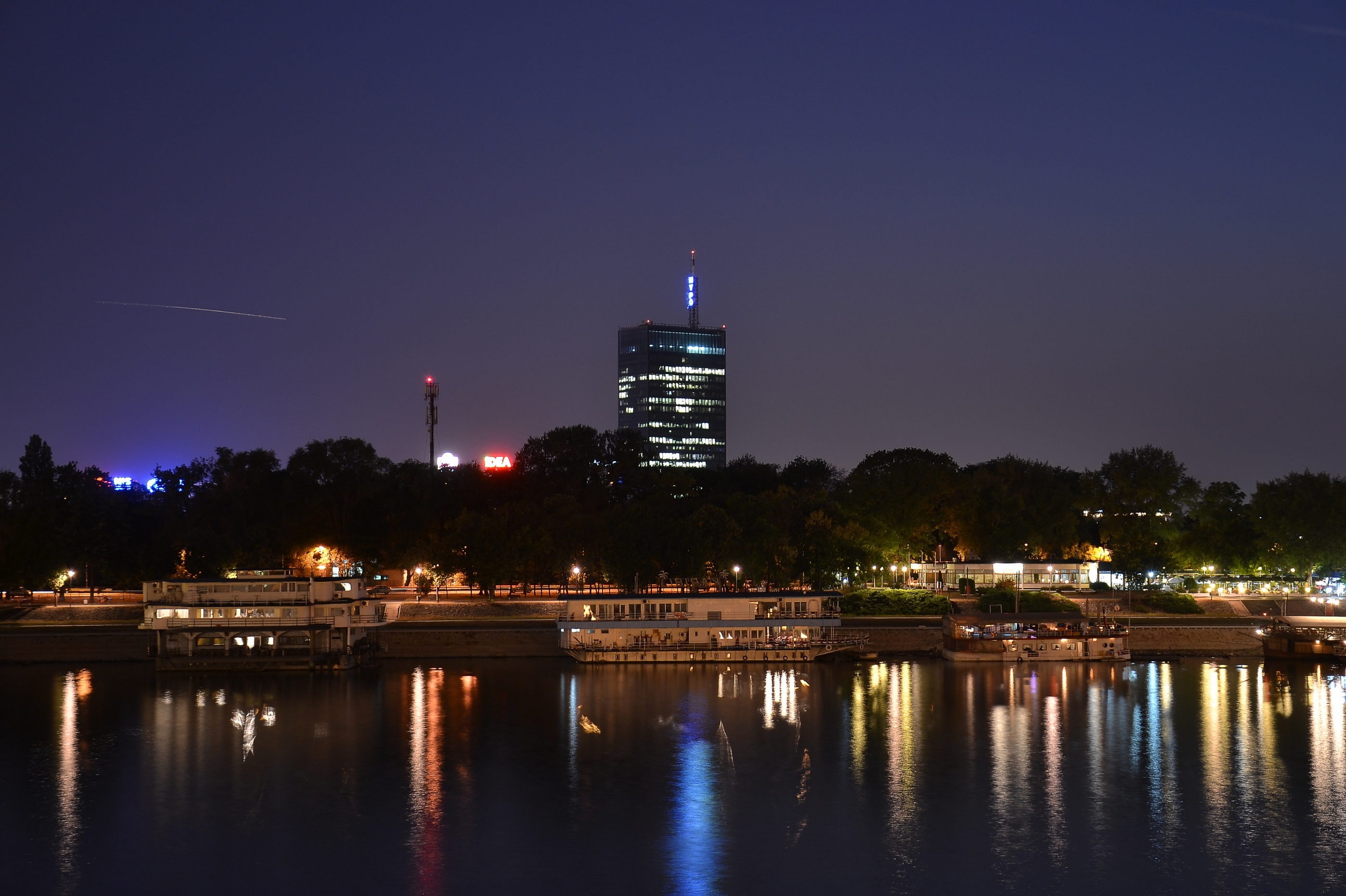 Ušće Tower by night
