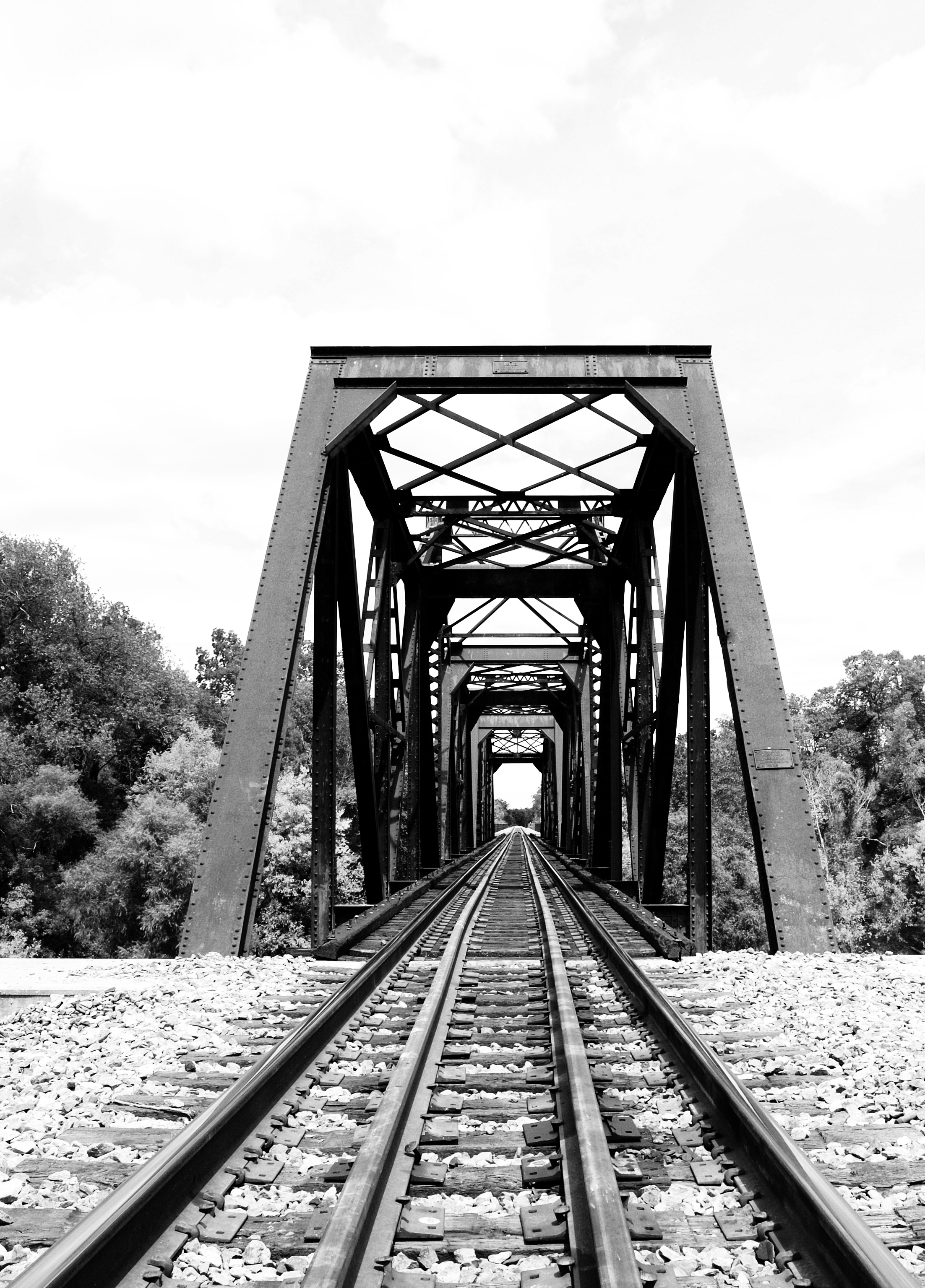 Union Pacific Railroad Truss Swing Bridge over Trinity River, Oakwood, Texas 0903111335BW (6112969510)