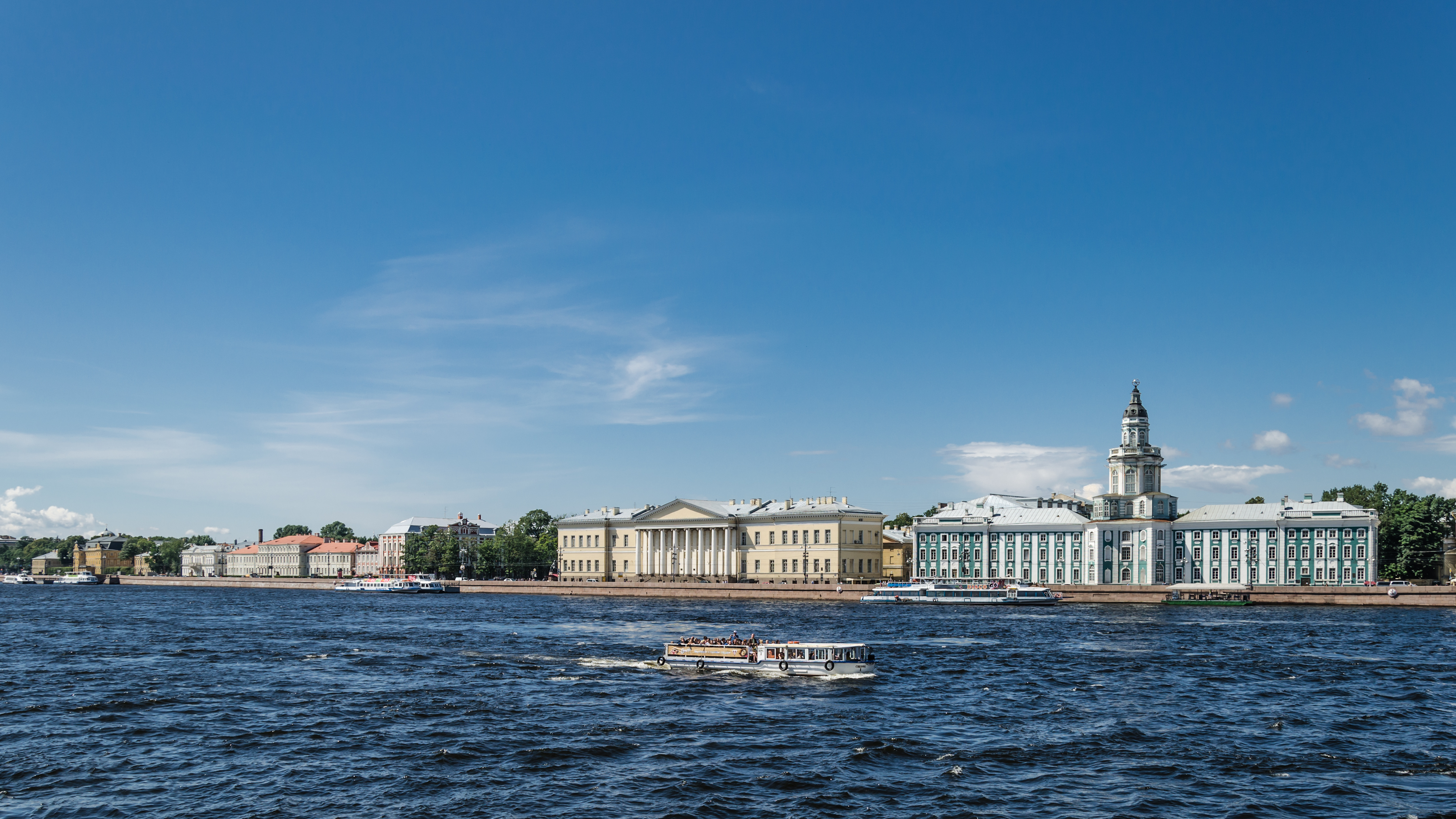 Universitetskaya Embankment 01