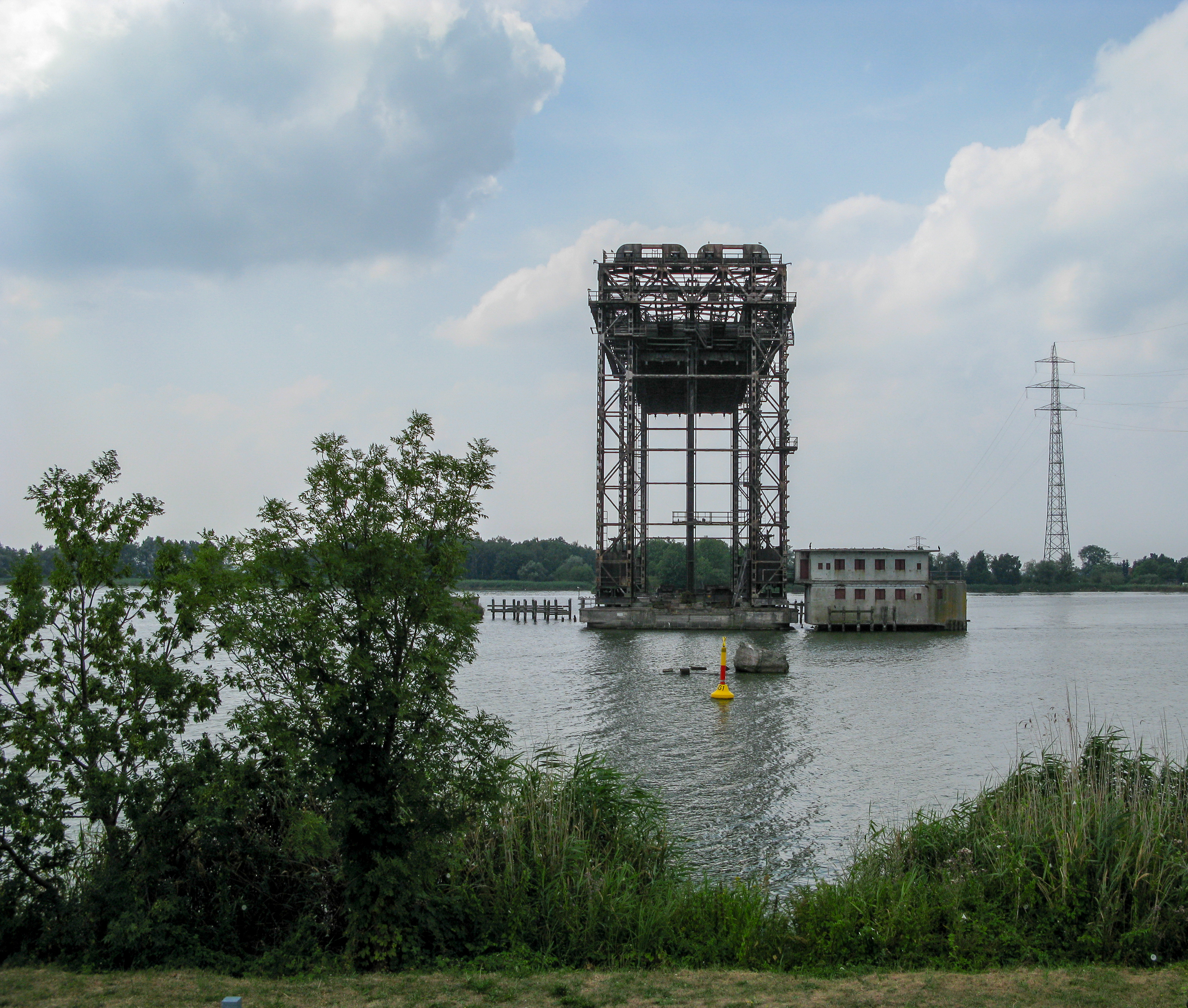 Usedom, ehem. Eisenbahnbrücke Karnin -- 2010 -- 2480