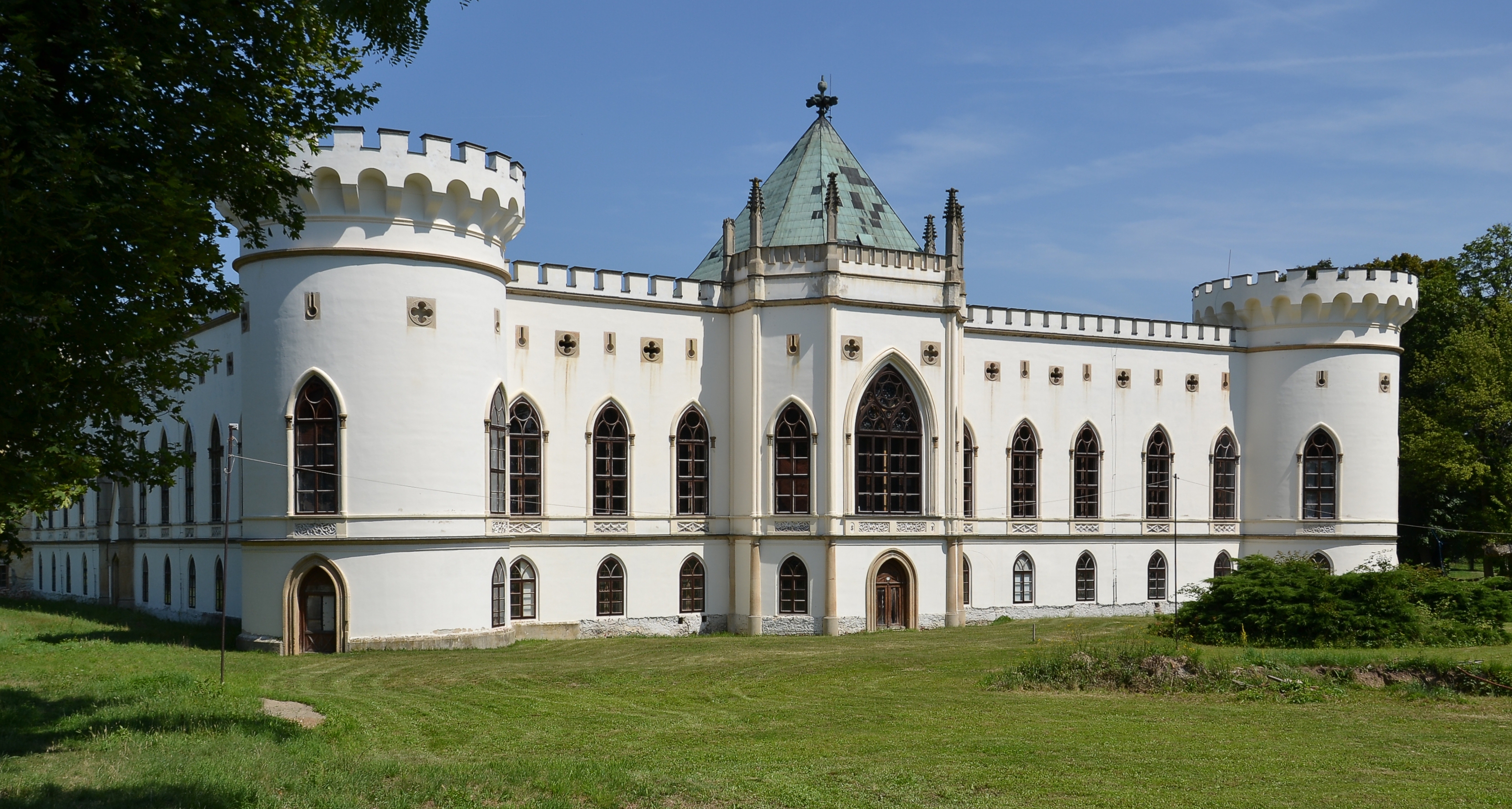 Veľké Uherce (Nagyugróc) - Thonetovský kaštieľ