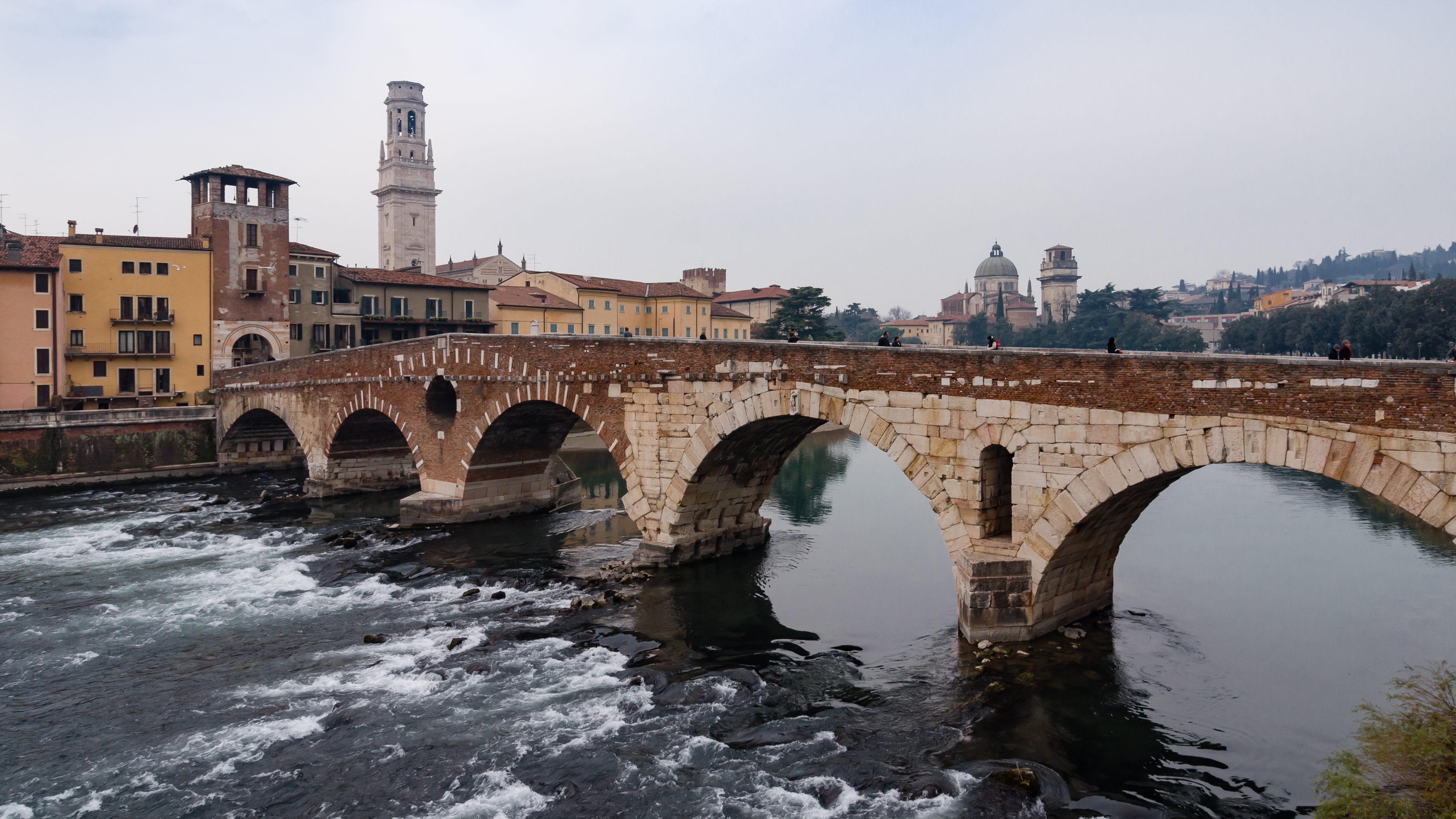 Verona Italy Ponte-Pietra-01