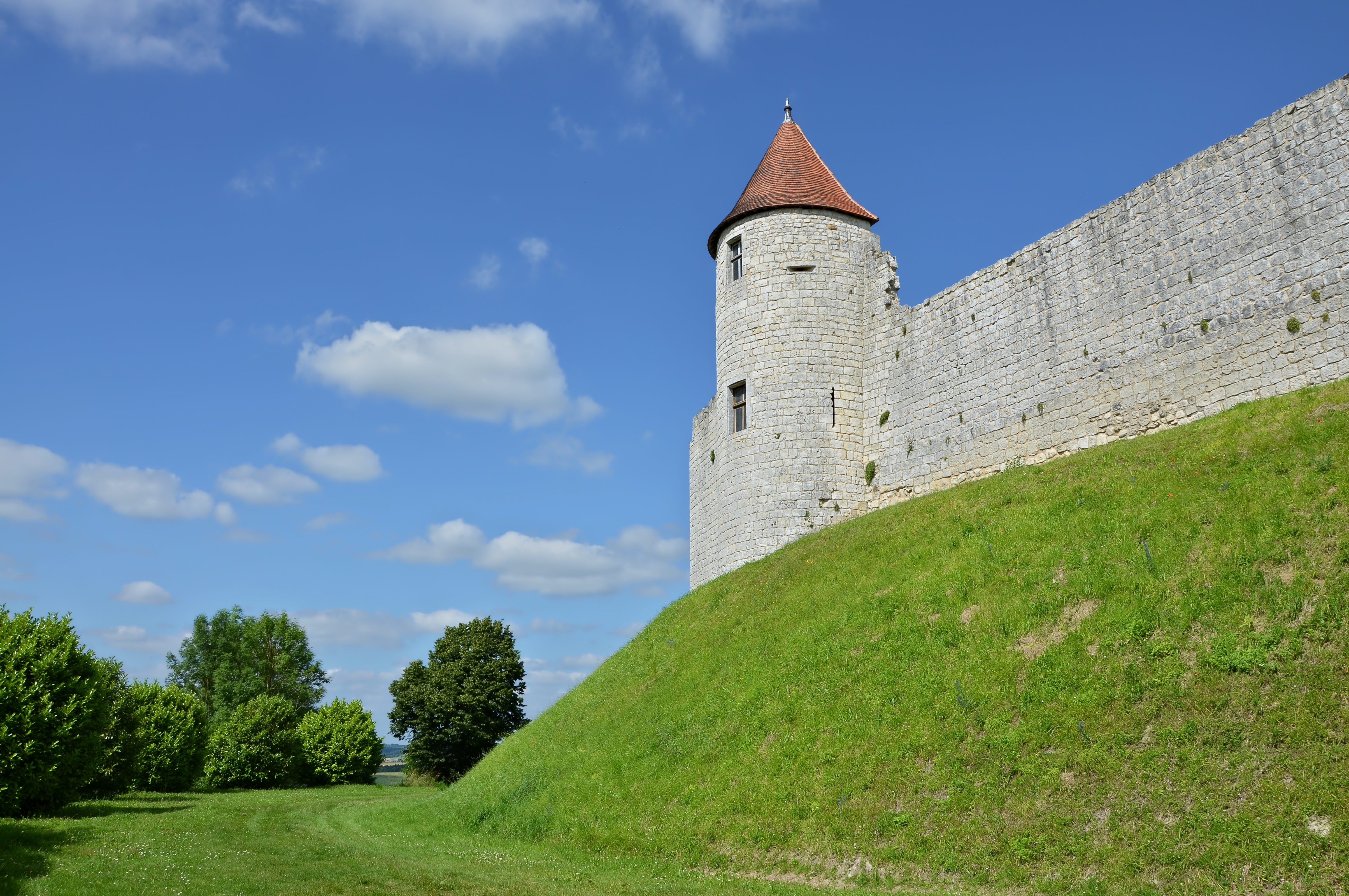 Villebois-Lavalete 16 RempartW&tour 2013