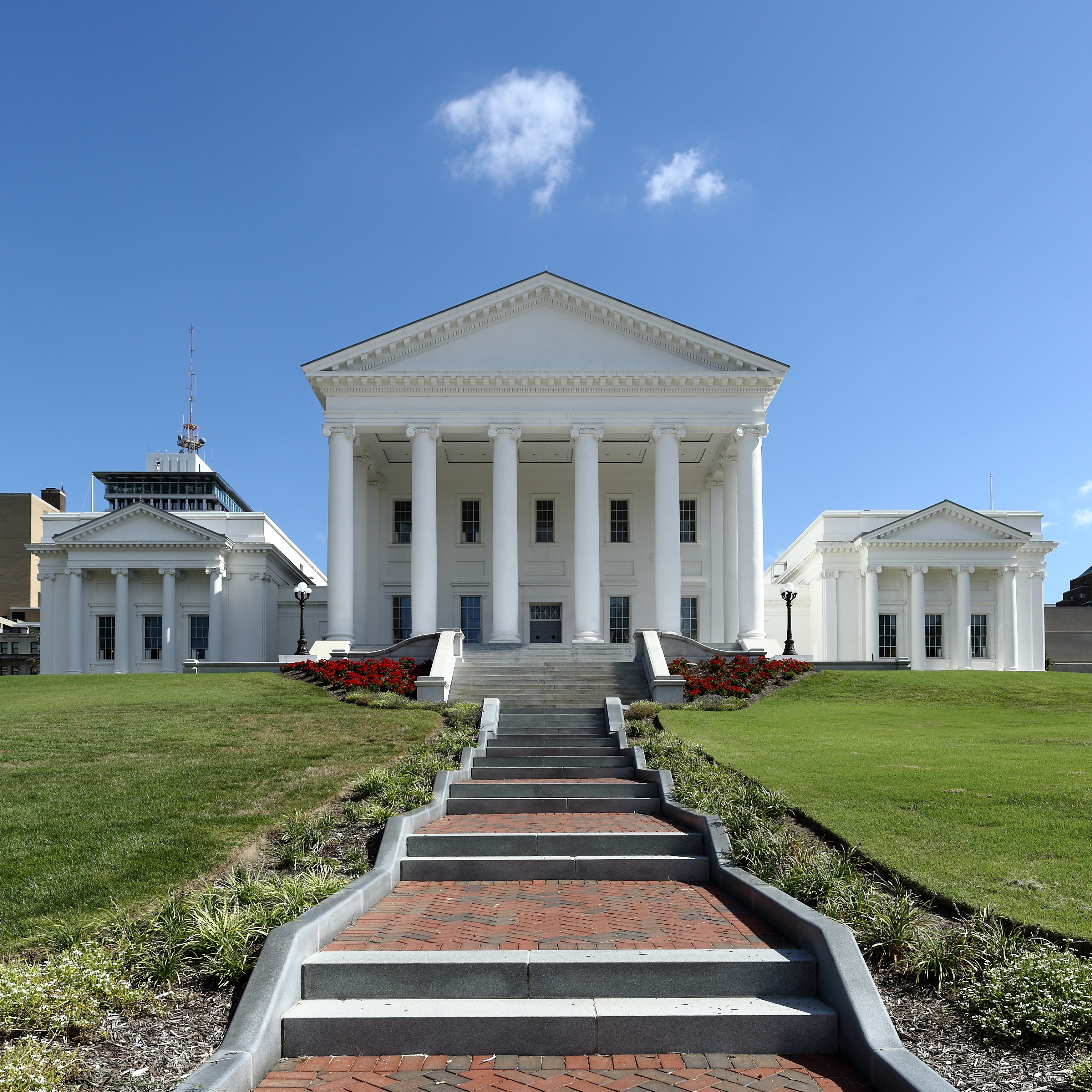 Virginia State Capitol late morning