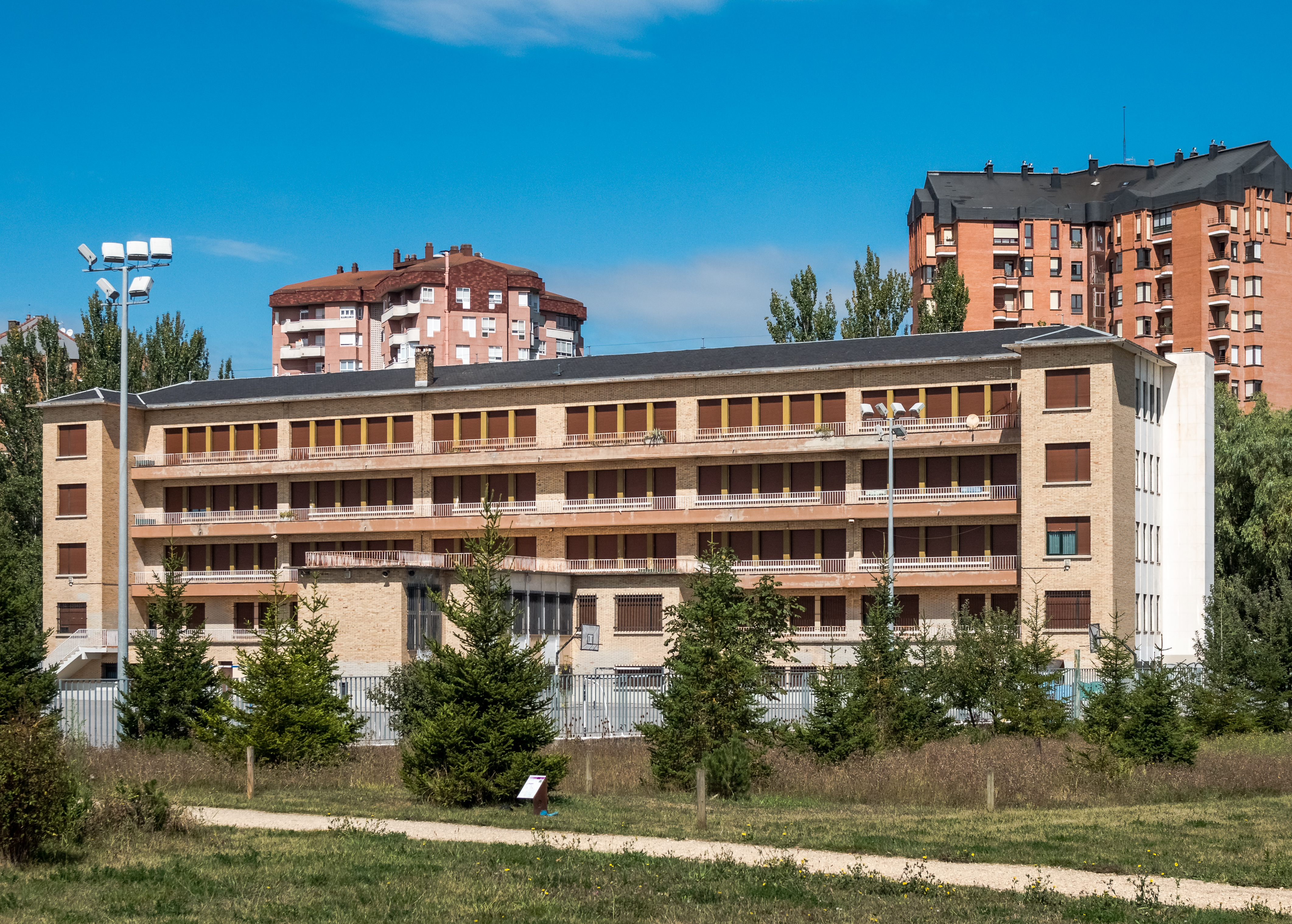 Vitoria - Adurza - Colegio de San Ignacio 01