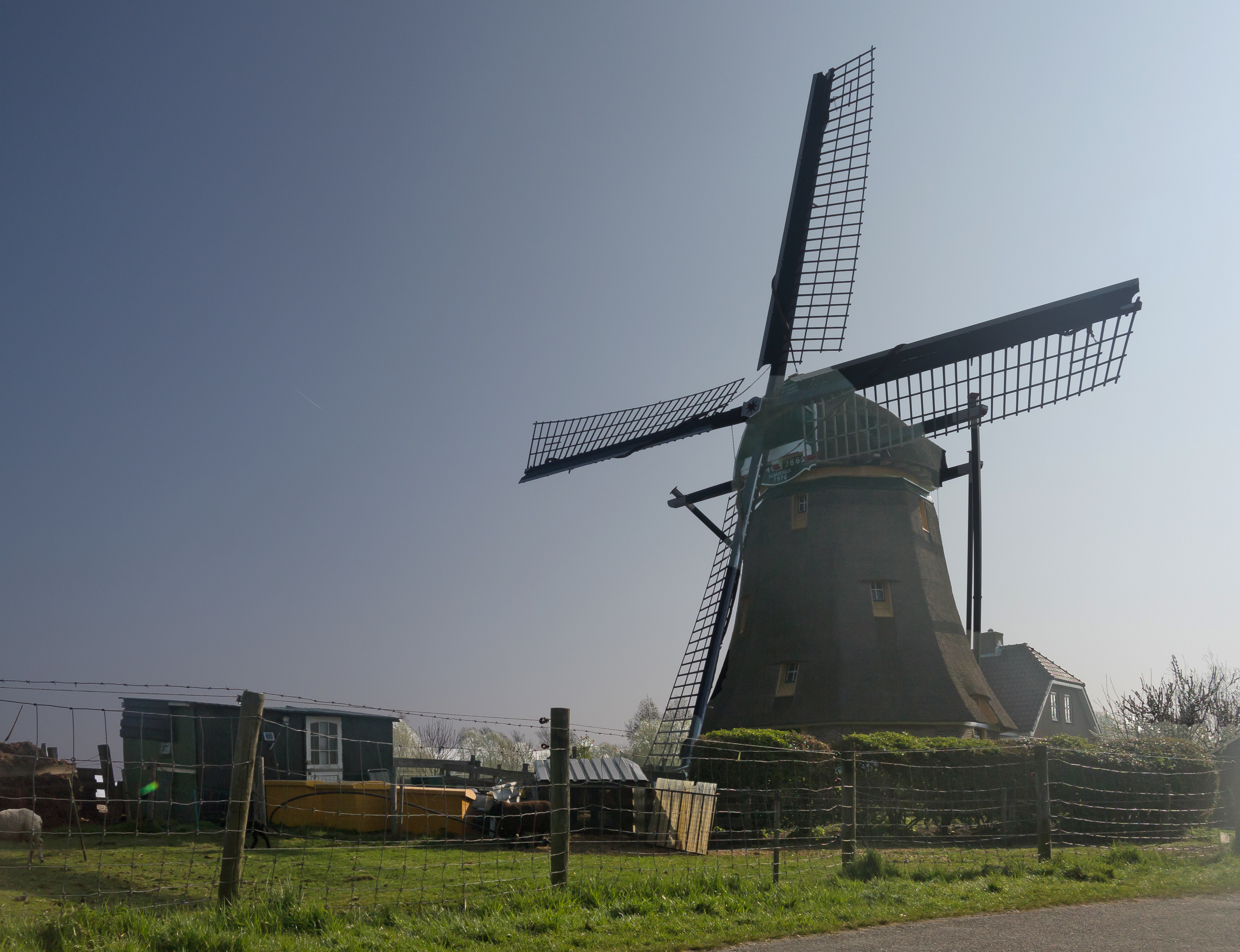 Warmond, de Broekdijkmolen foto7 2017-04-09 10.12