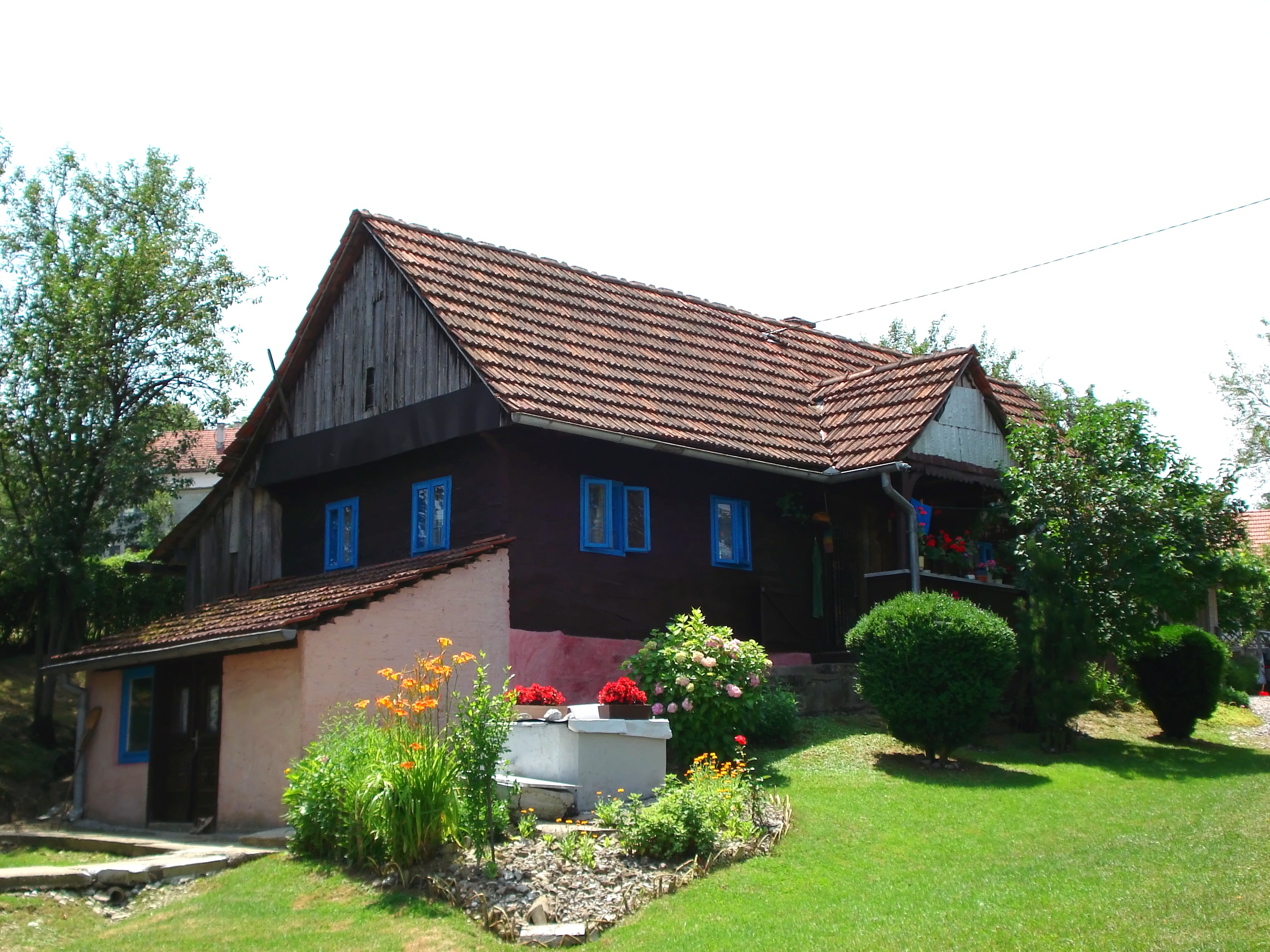 Wooden House HR