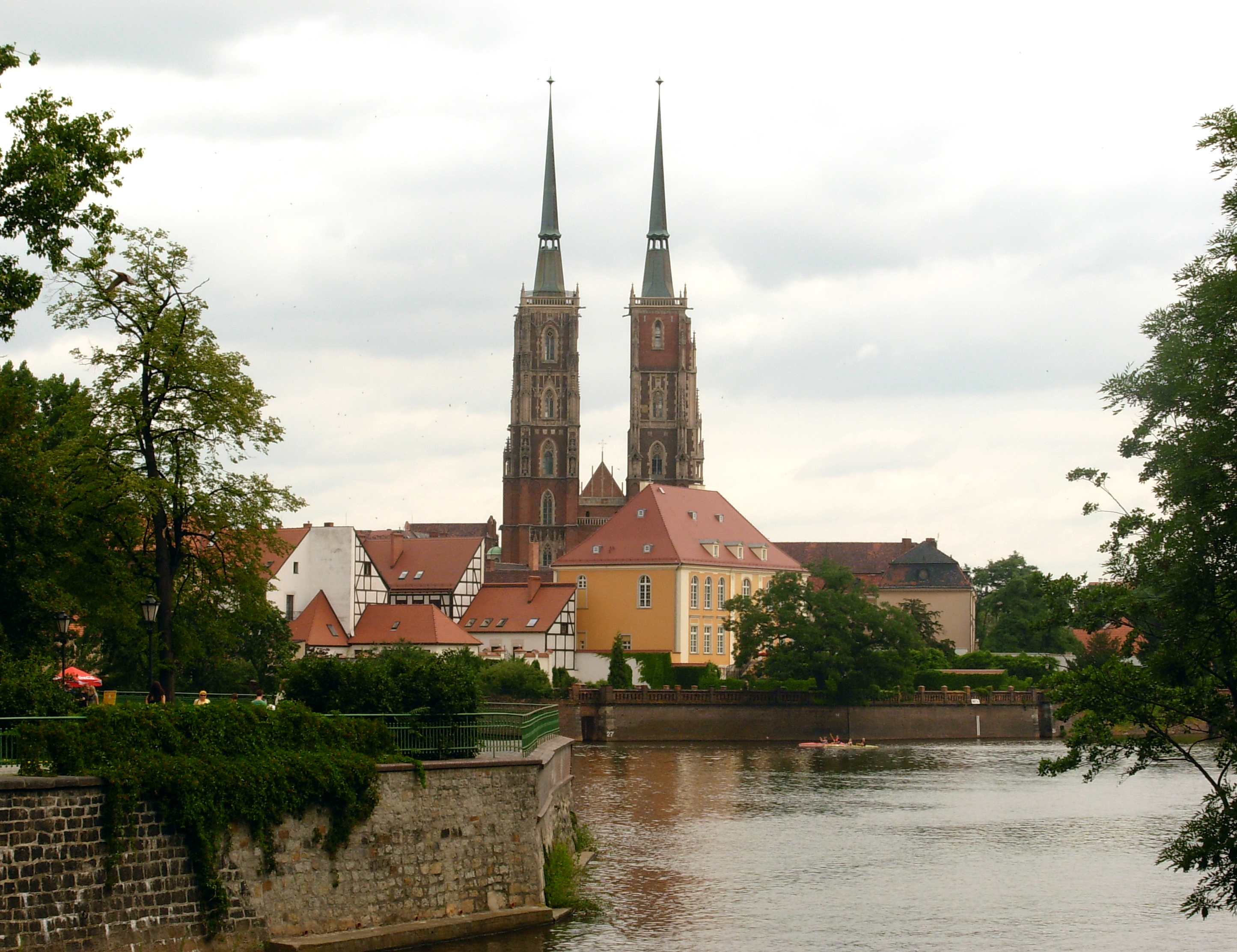 Wrocław Cathedral Church west towers 2007-07