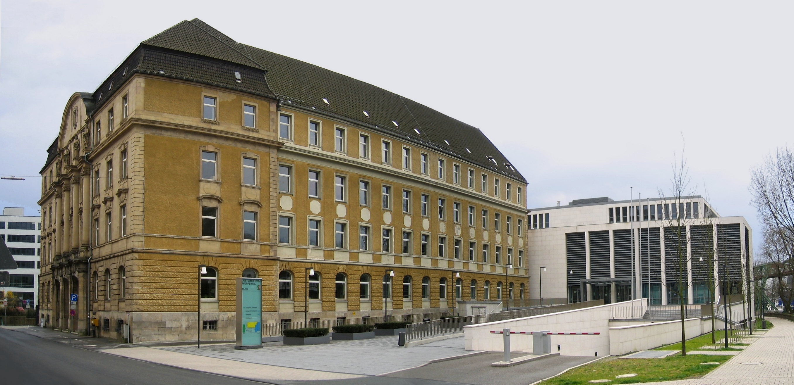 Wuppertal-Justizzentrum1a-Asio