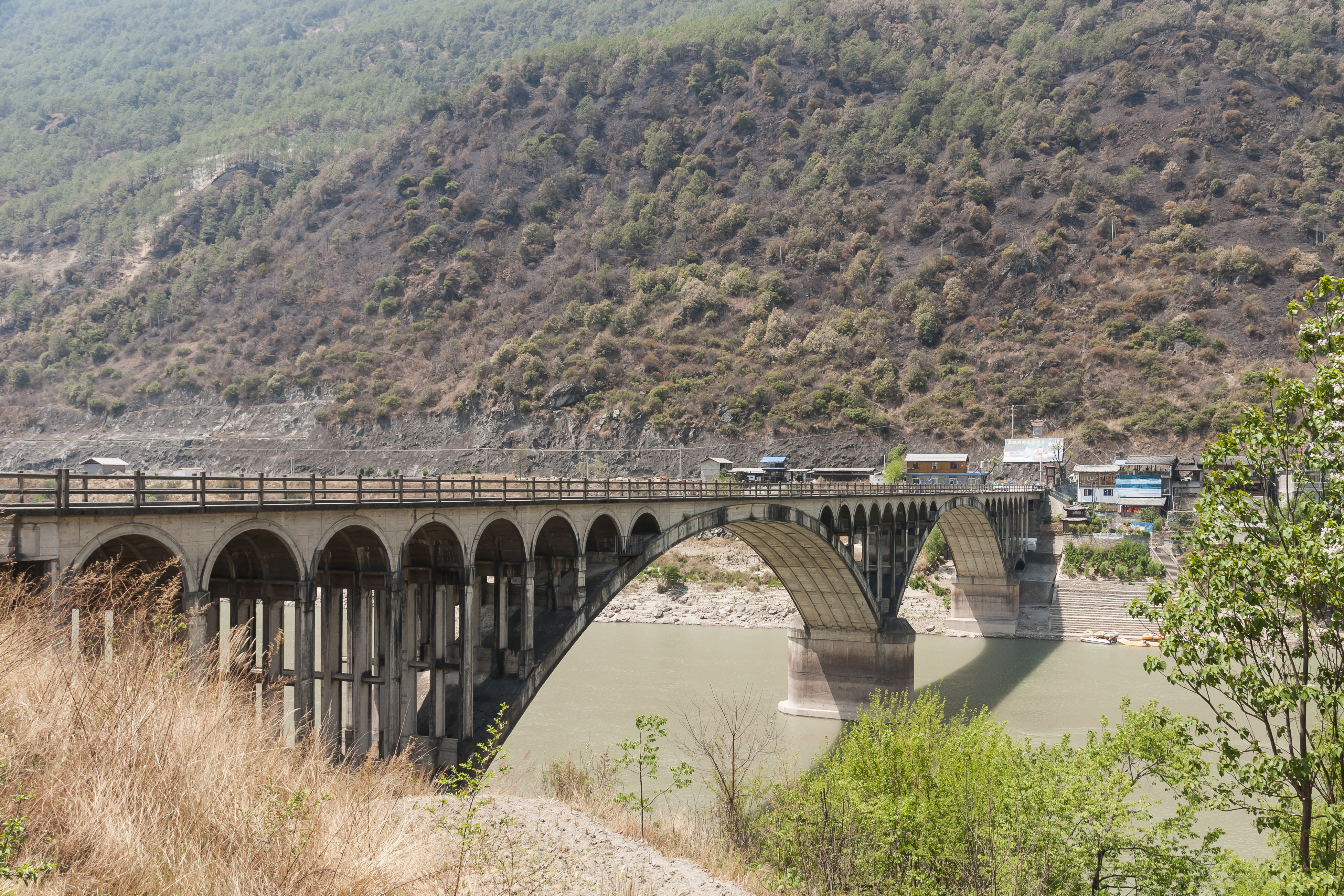 Yunnan China Jinsha-Jang-Bridge-at-Tiger-Leaping-Gorge-01