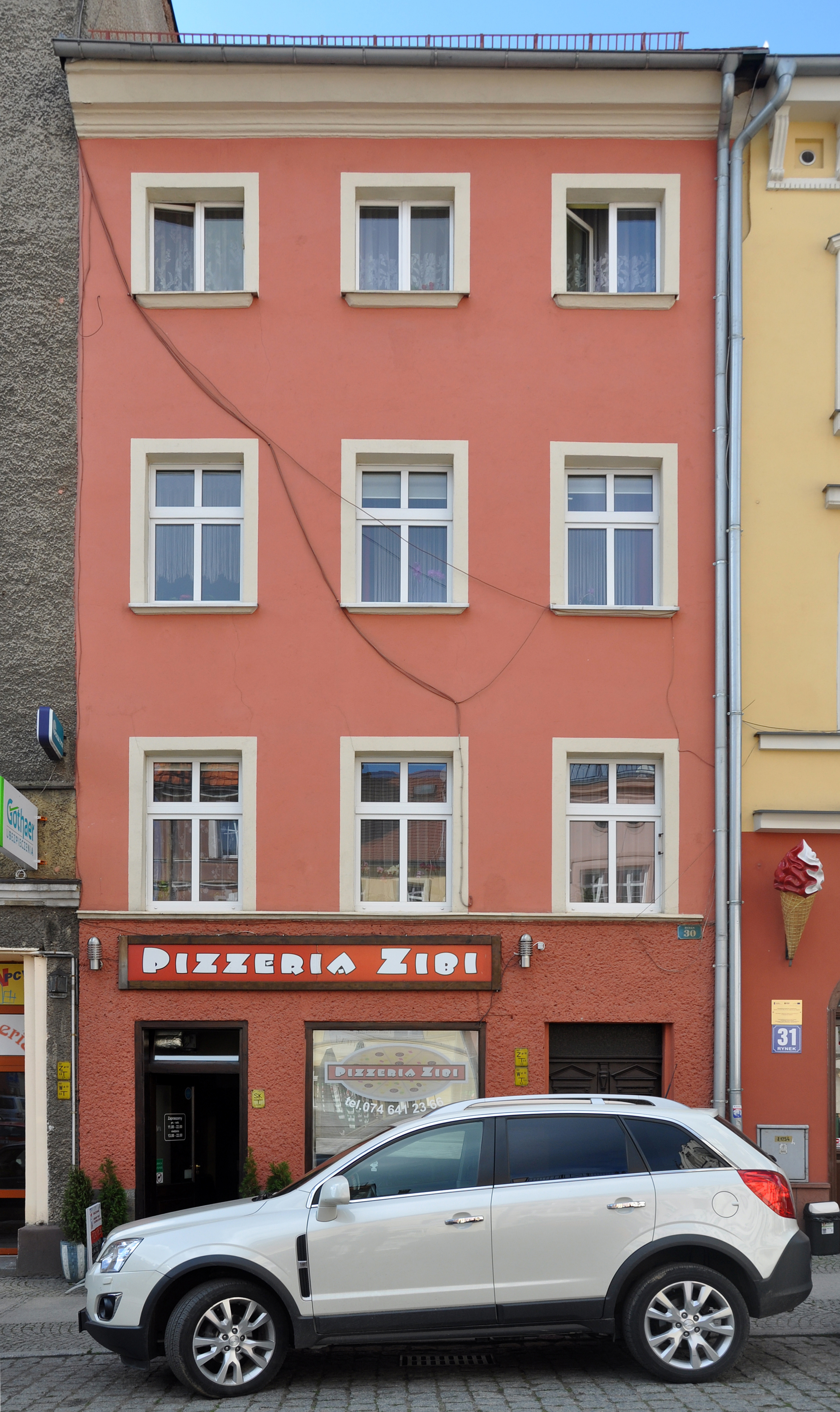 Ząbkowice Śląskie, Rynek 30, 01