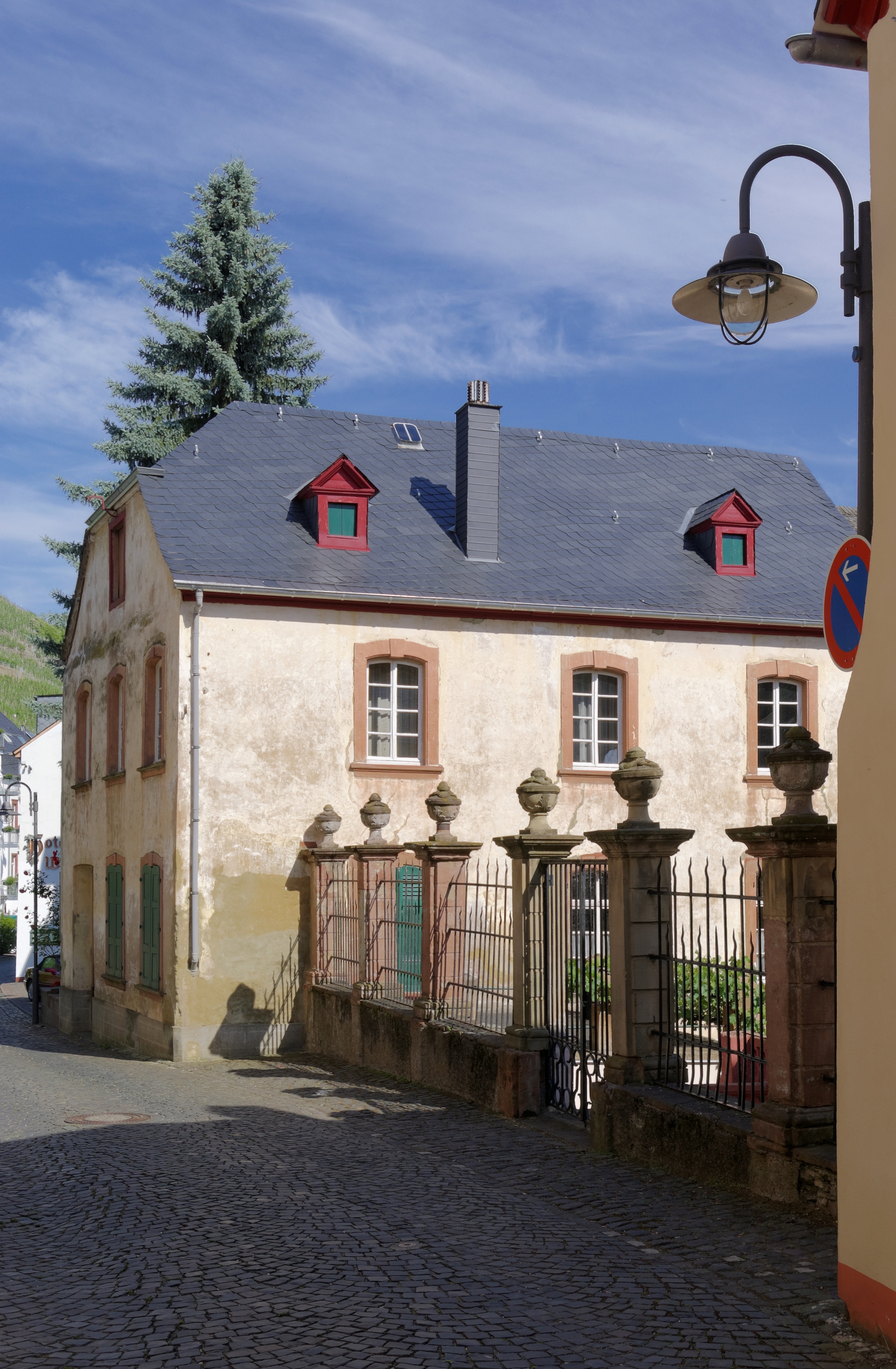 Zeltingen-Rachtig Burgstr 13 BW 2015-06-07 17-07-21