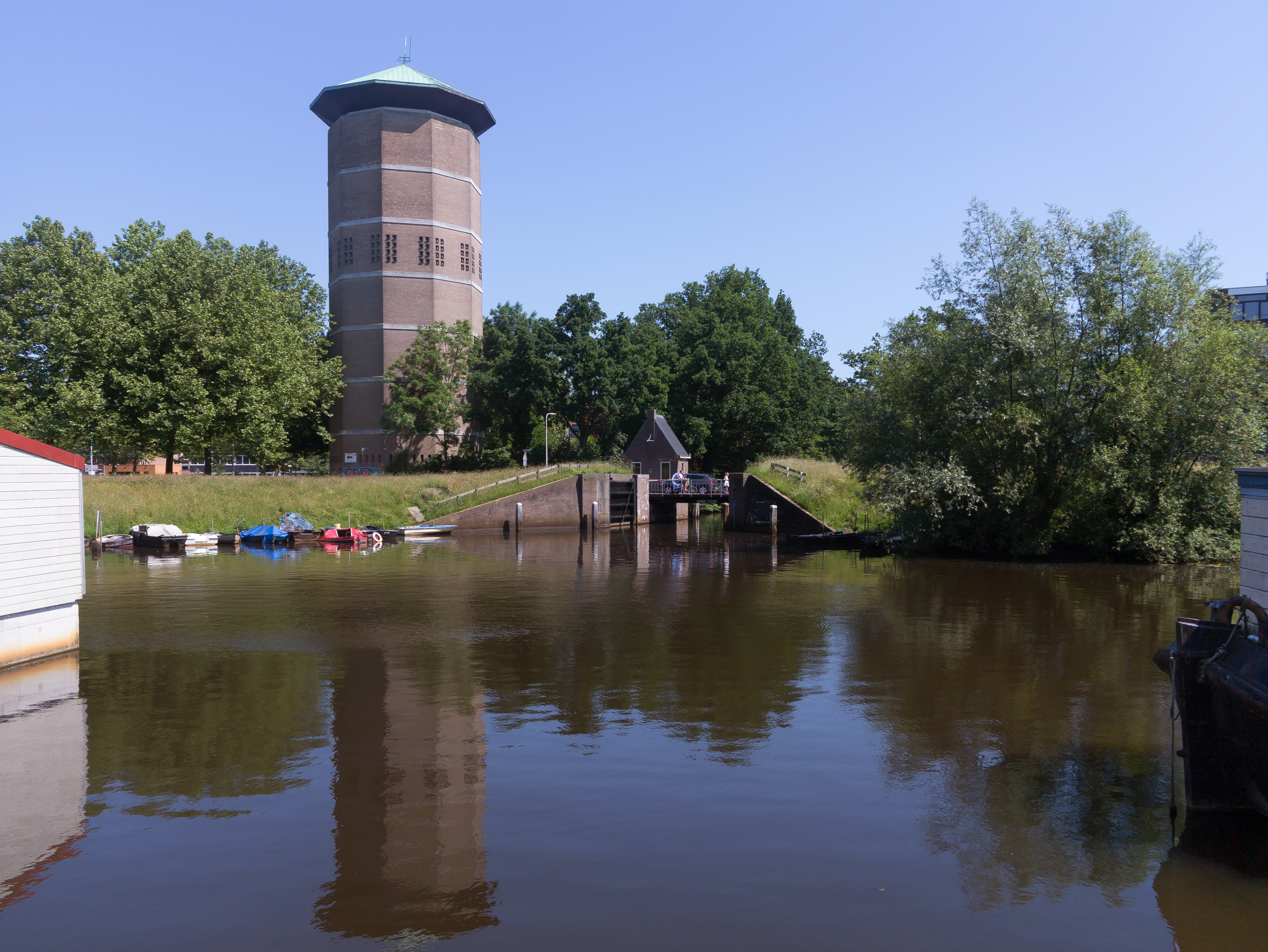 Zwolle, watertoren aan het Almelose Kanaal foto10 2016-06-05 11.48