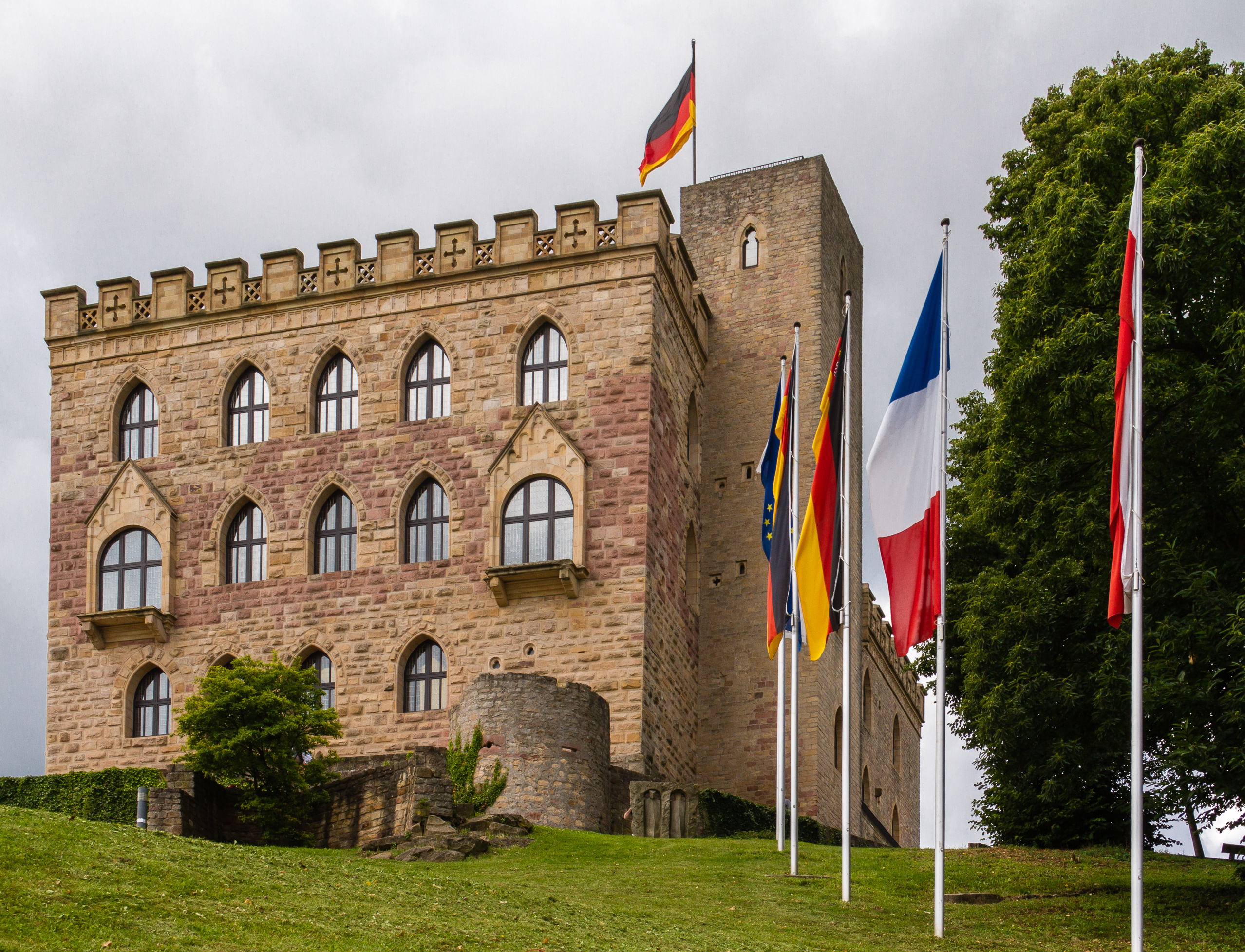 2012 07 21 016 Hambacher Schloss Ostseite
