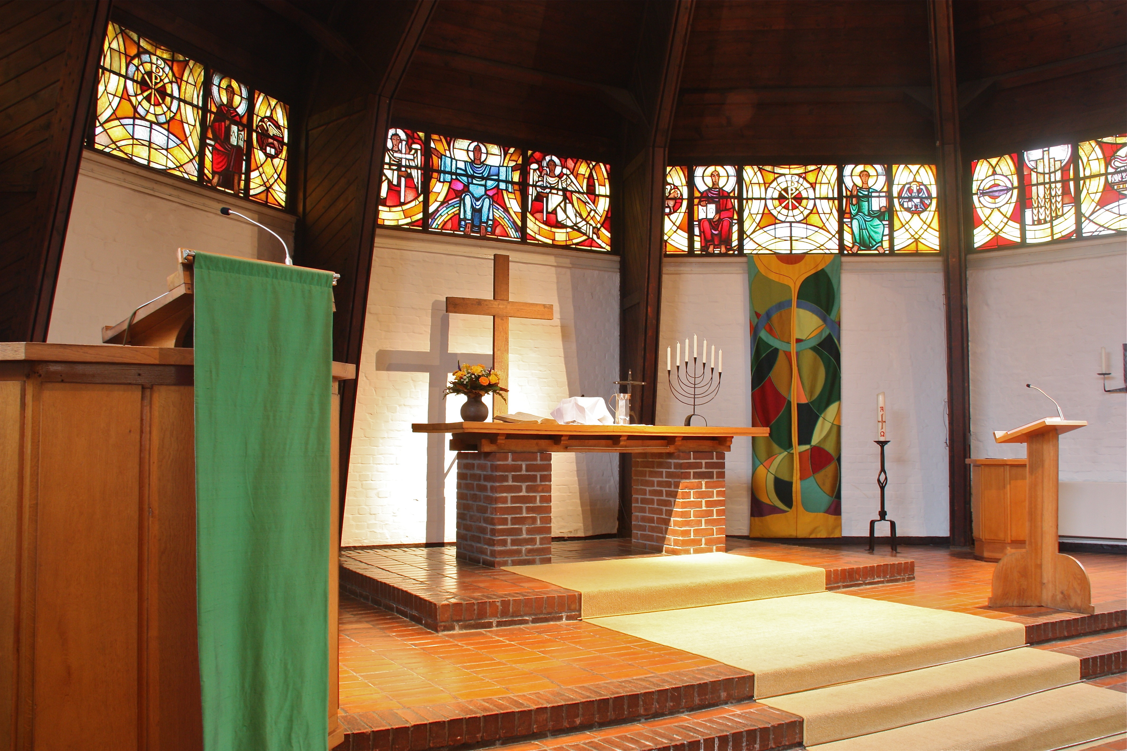 Adventskirche altar
