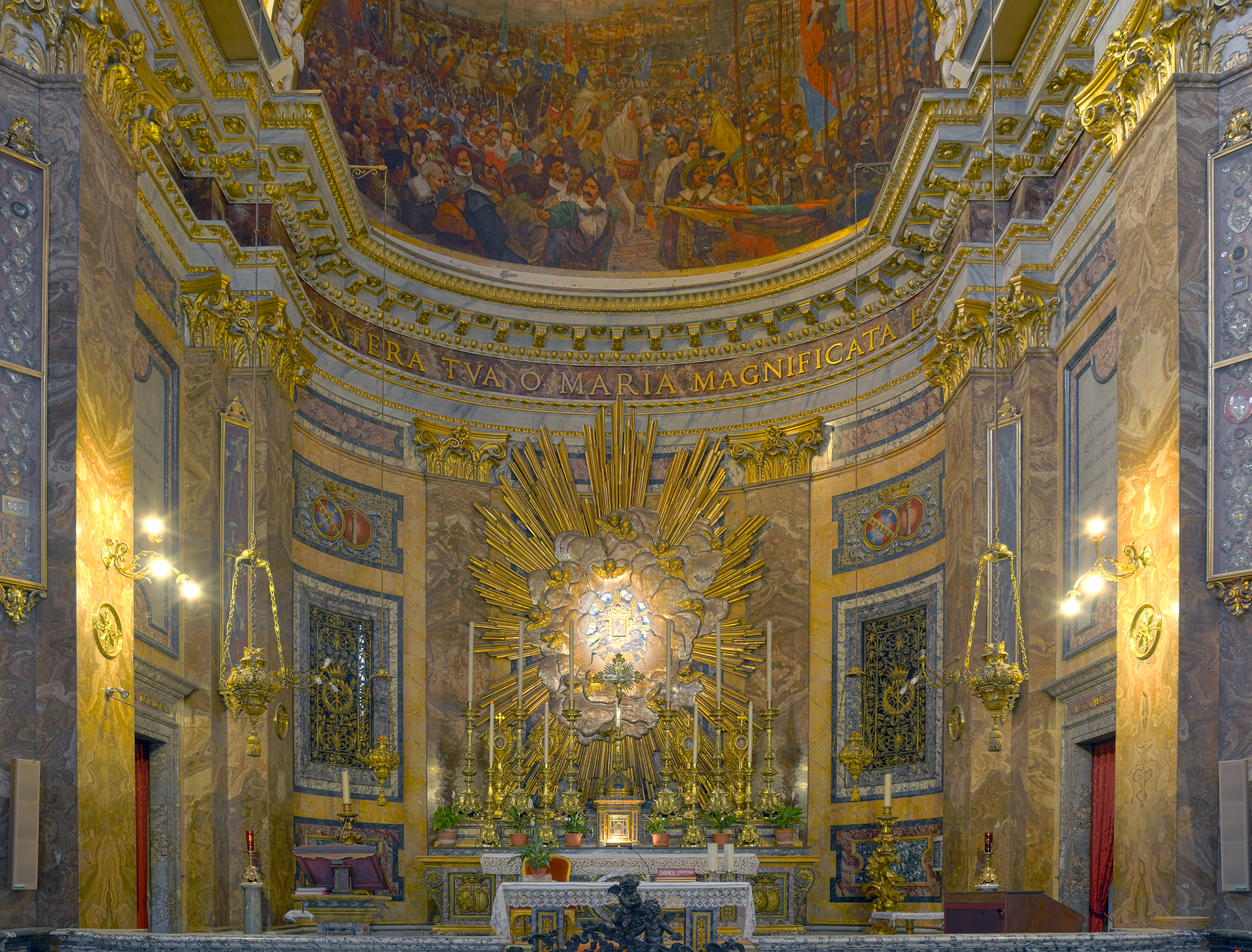 Altar of Santa Maria della Vittoria HDR