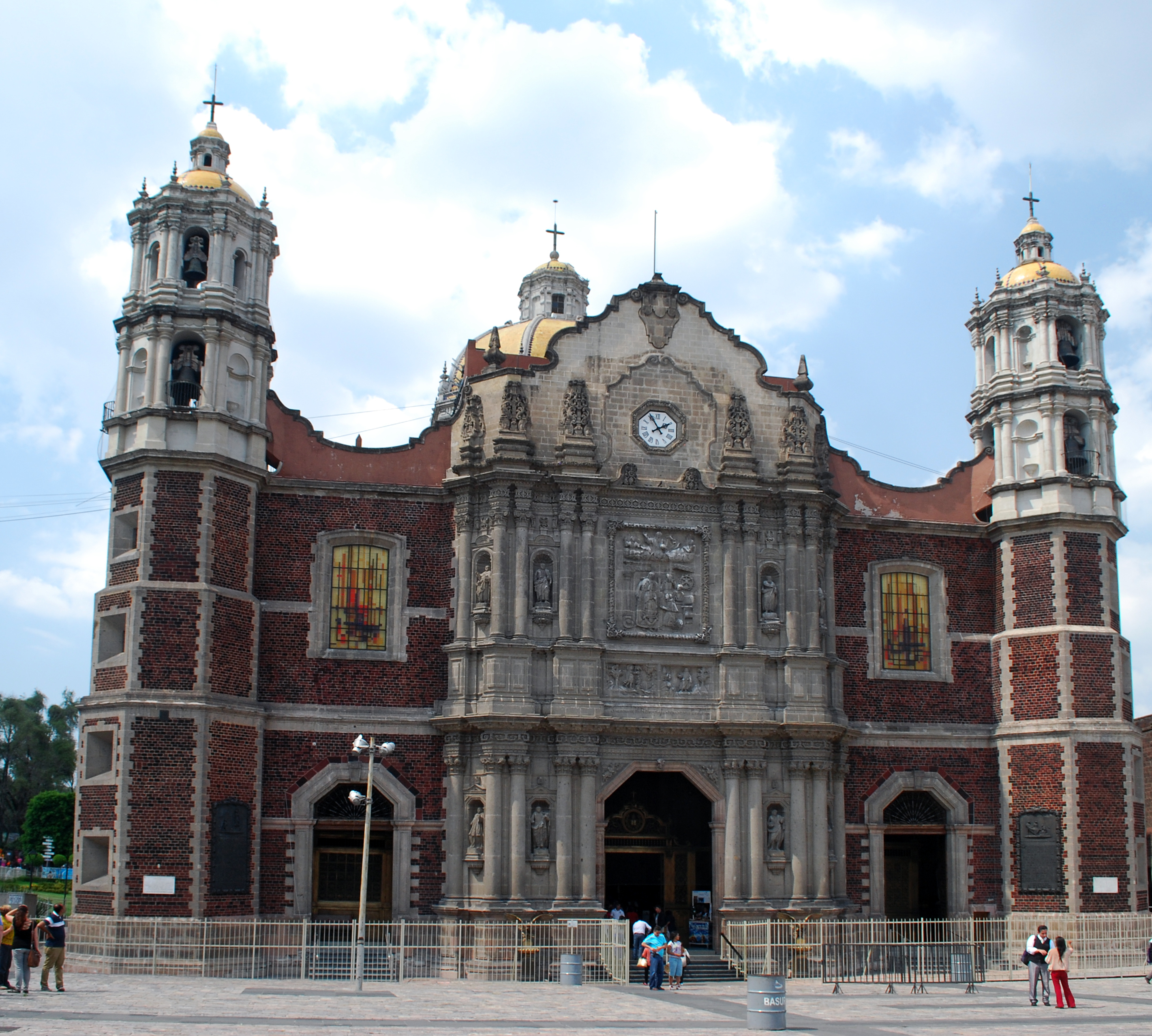 Antigua Basílica de Nuestra Señora de Guadalupe front