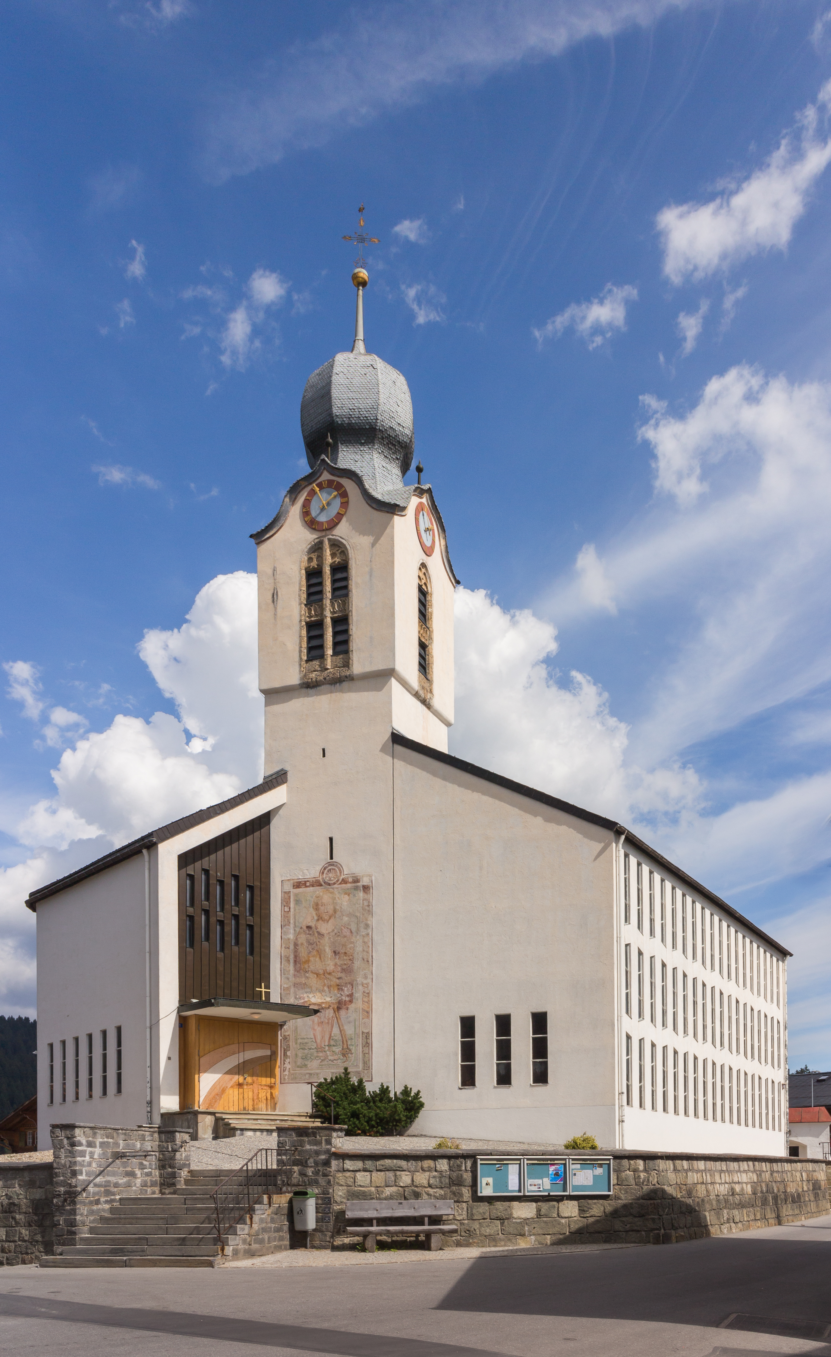 Breil-Brigels. Katholische Pfarrkirche Maria Himmelfahrt. (d.j.b.) 03