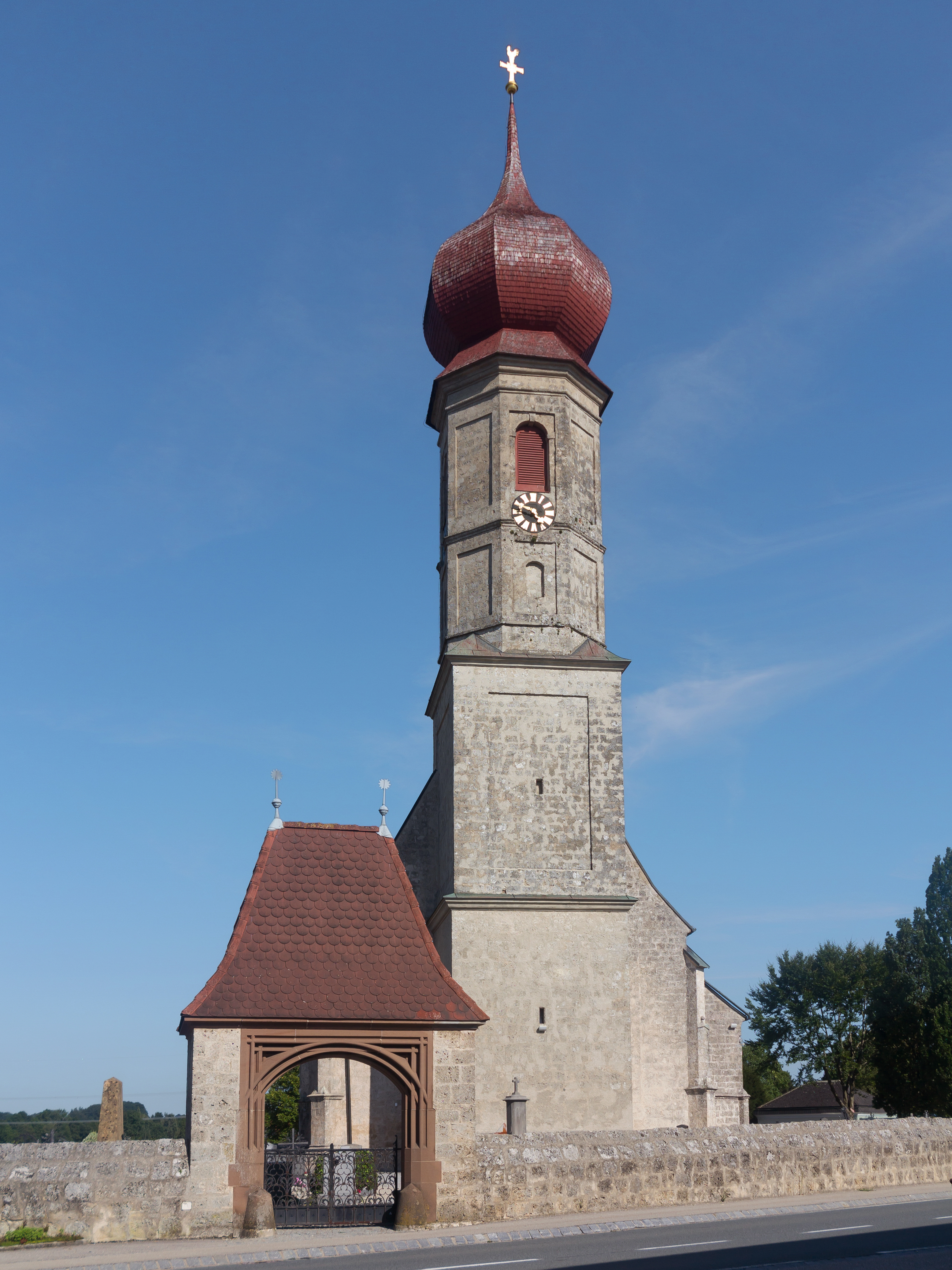 Burgkirchen, Katholische Pfarrkirche heilige Maximilian Dm58148 foto3 2017-08-07 16.48