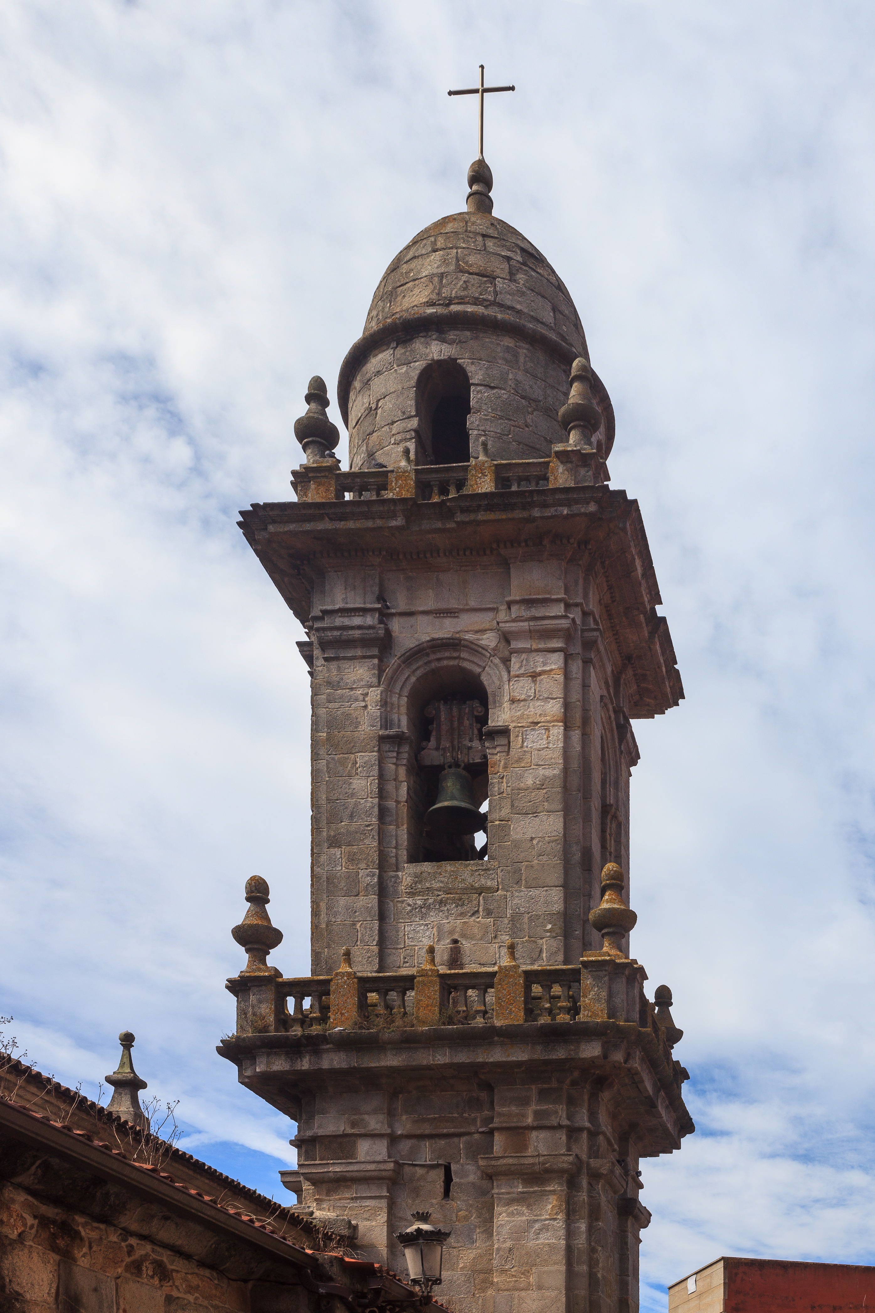 Campanario da igrexa de Santa María da Guarda. Galiza G03