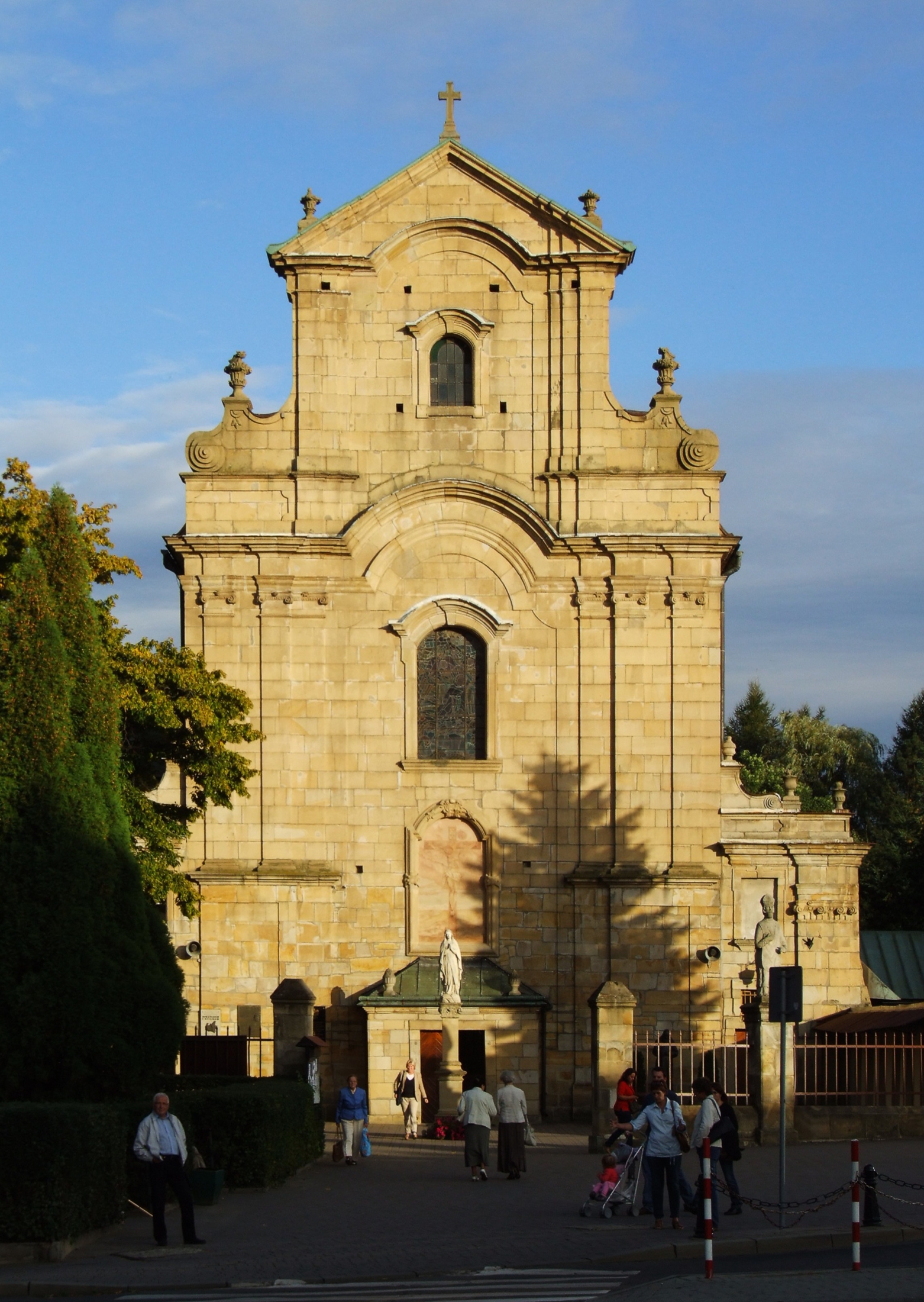 Church of the Capucine Friars in Krosno (by Pudelek)