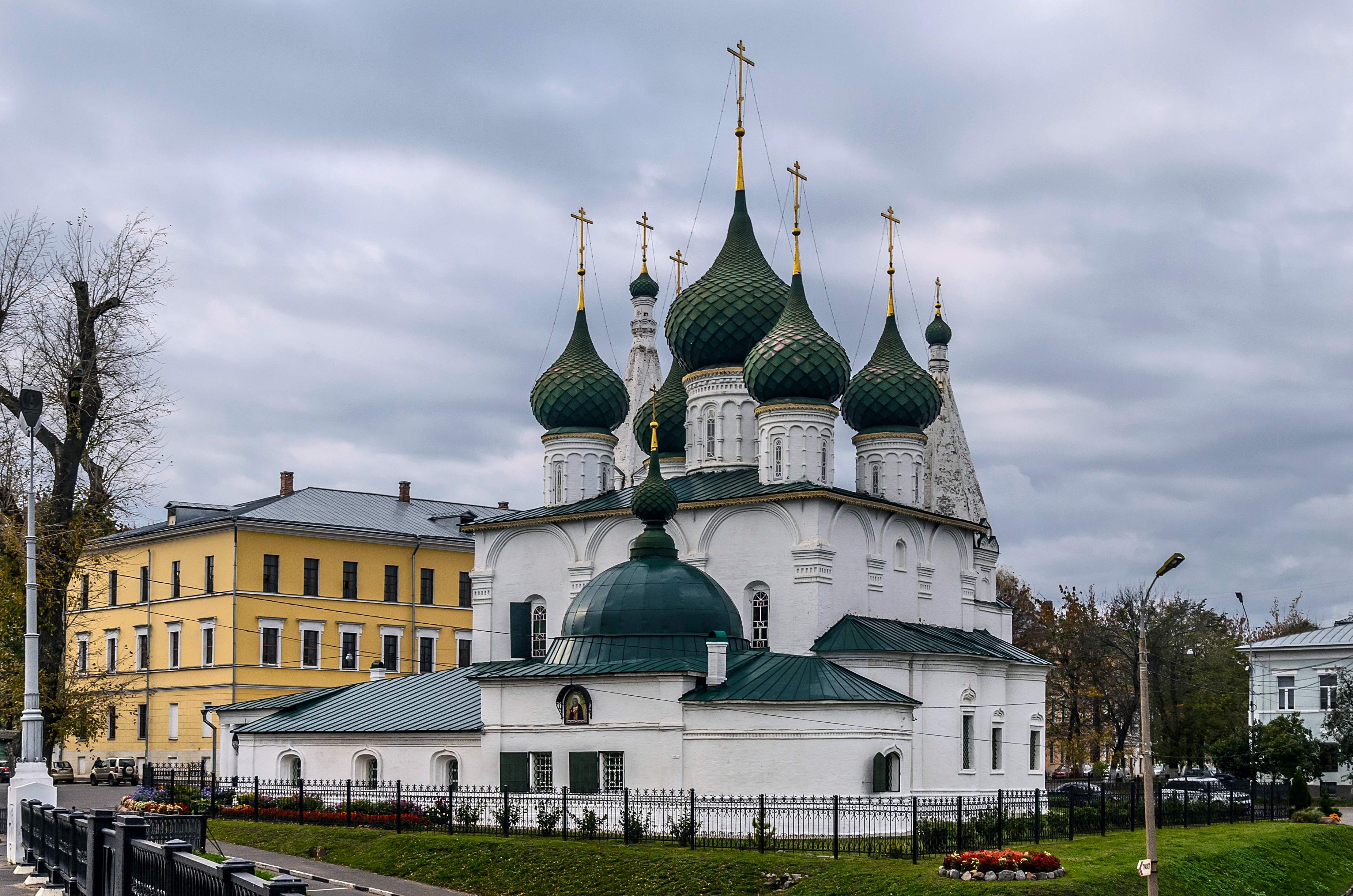 Church of the Saviour on the Town in Yaroslavl 01