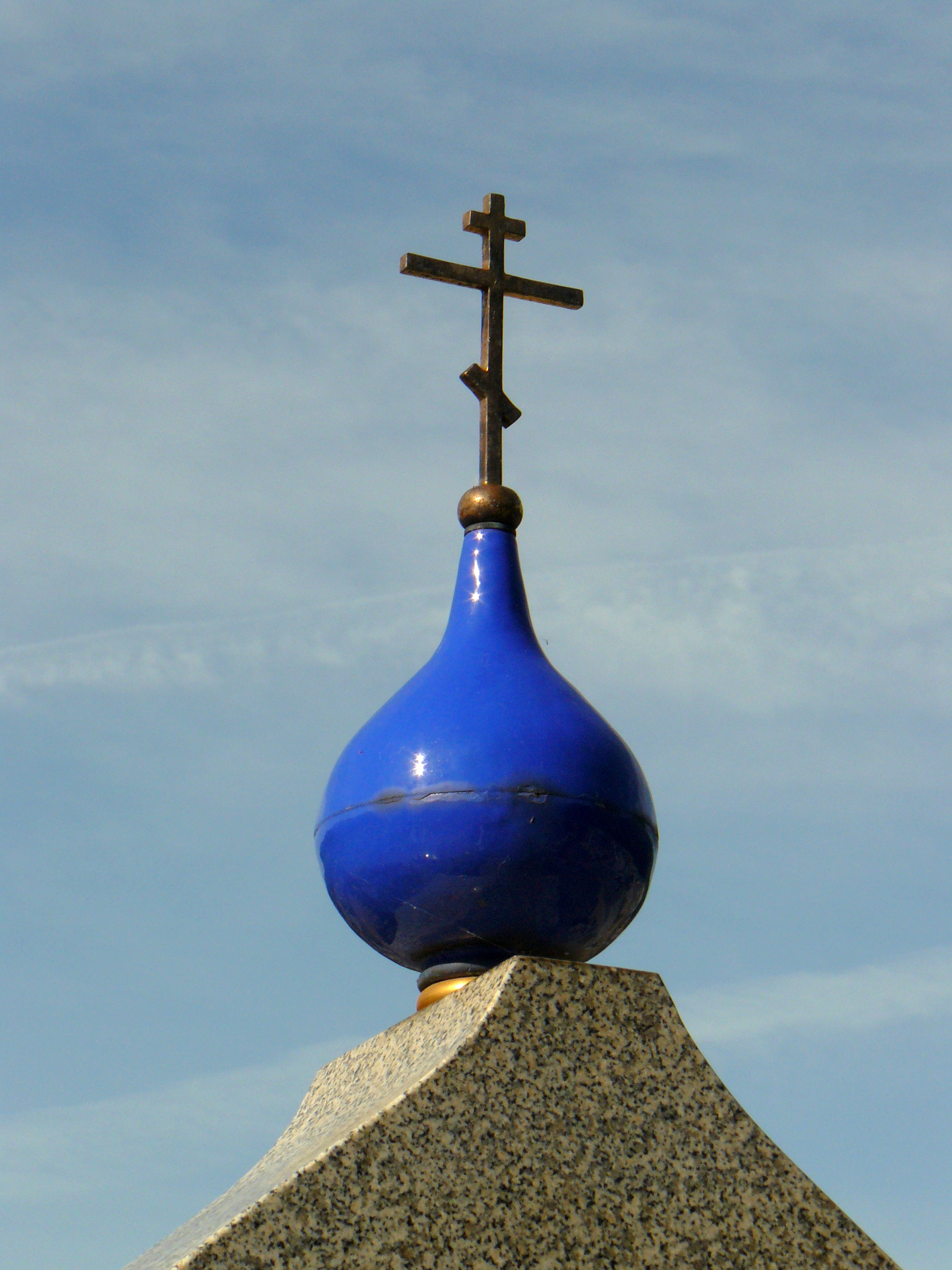 Croix orthodoxe tombe
