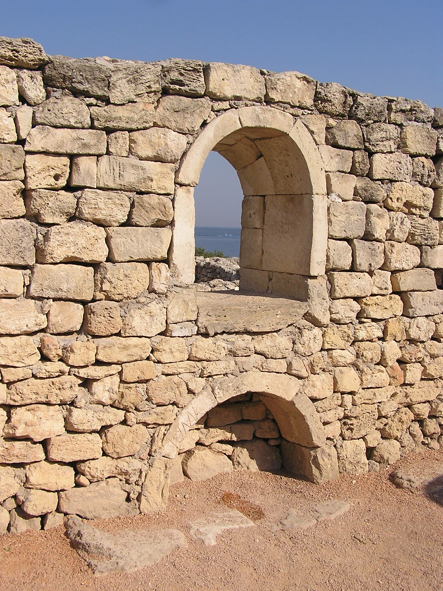 Церковь-усыпальница XII-XIII веков 1