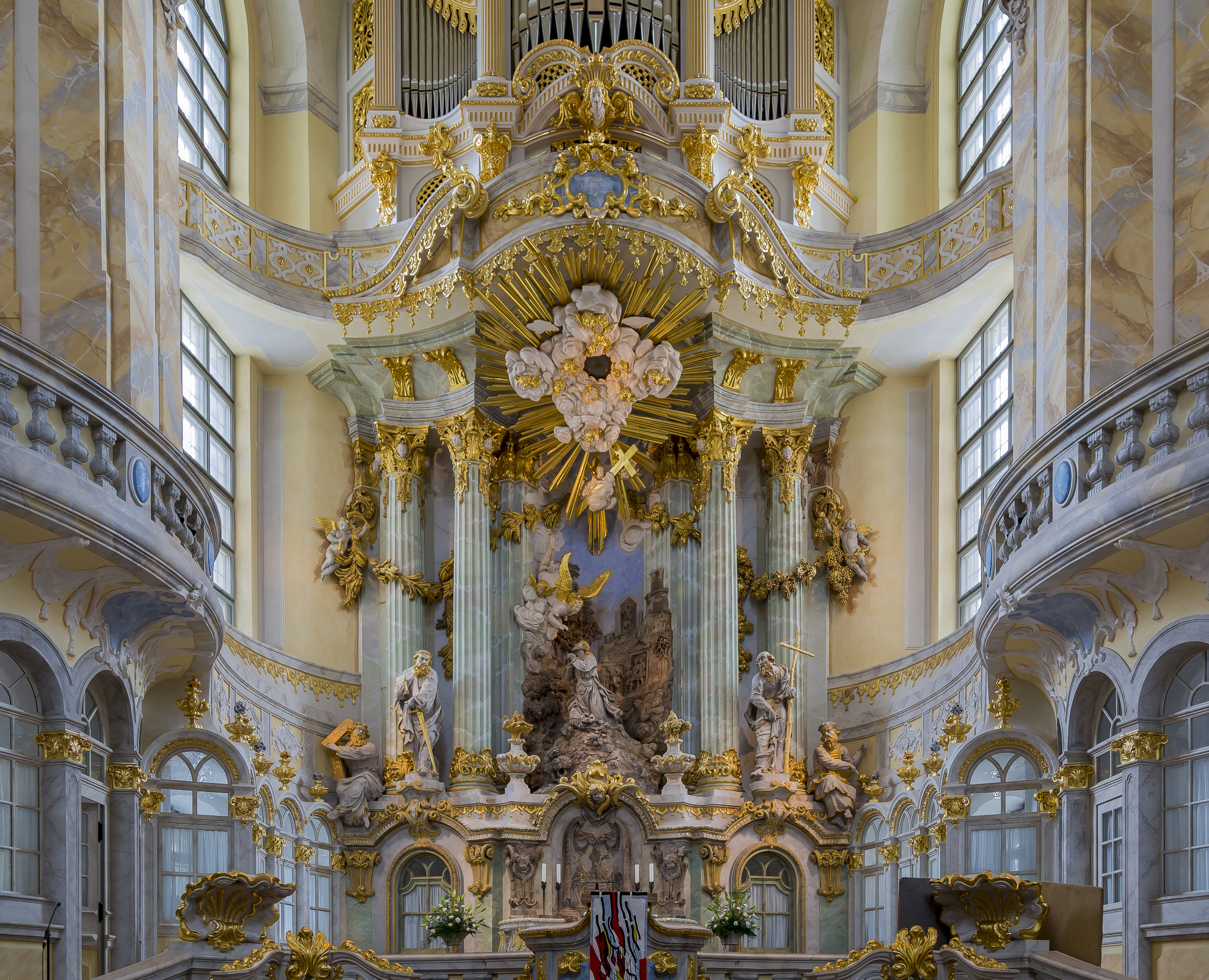 Dresden Germany Interior-of-Frauenkirche-05