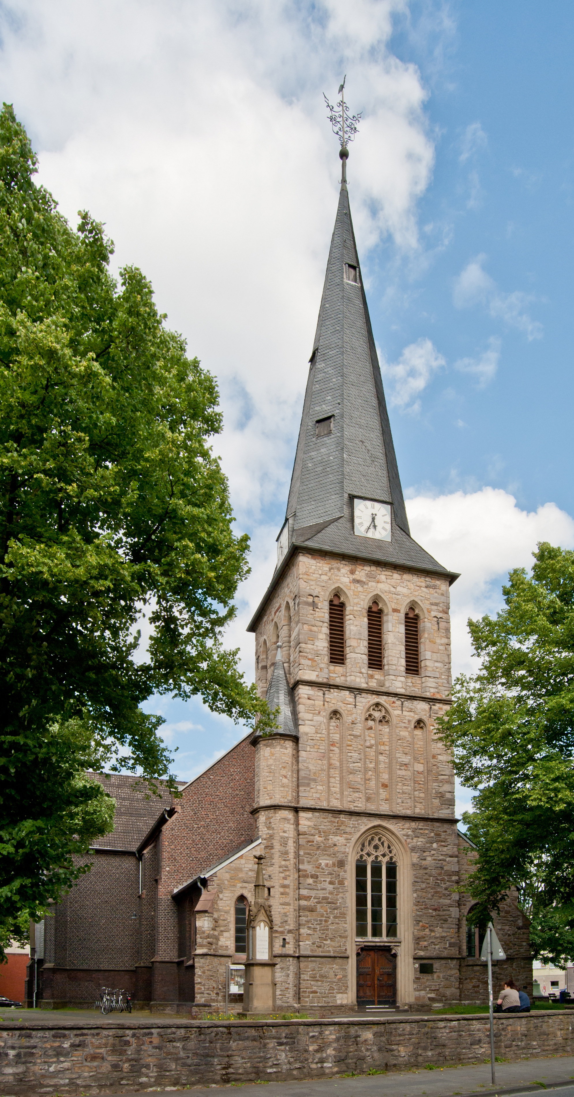 Duisburg, Meiderich, Ev. Kirche, 2012-06 CN-04