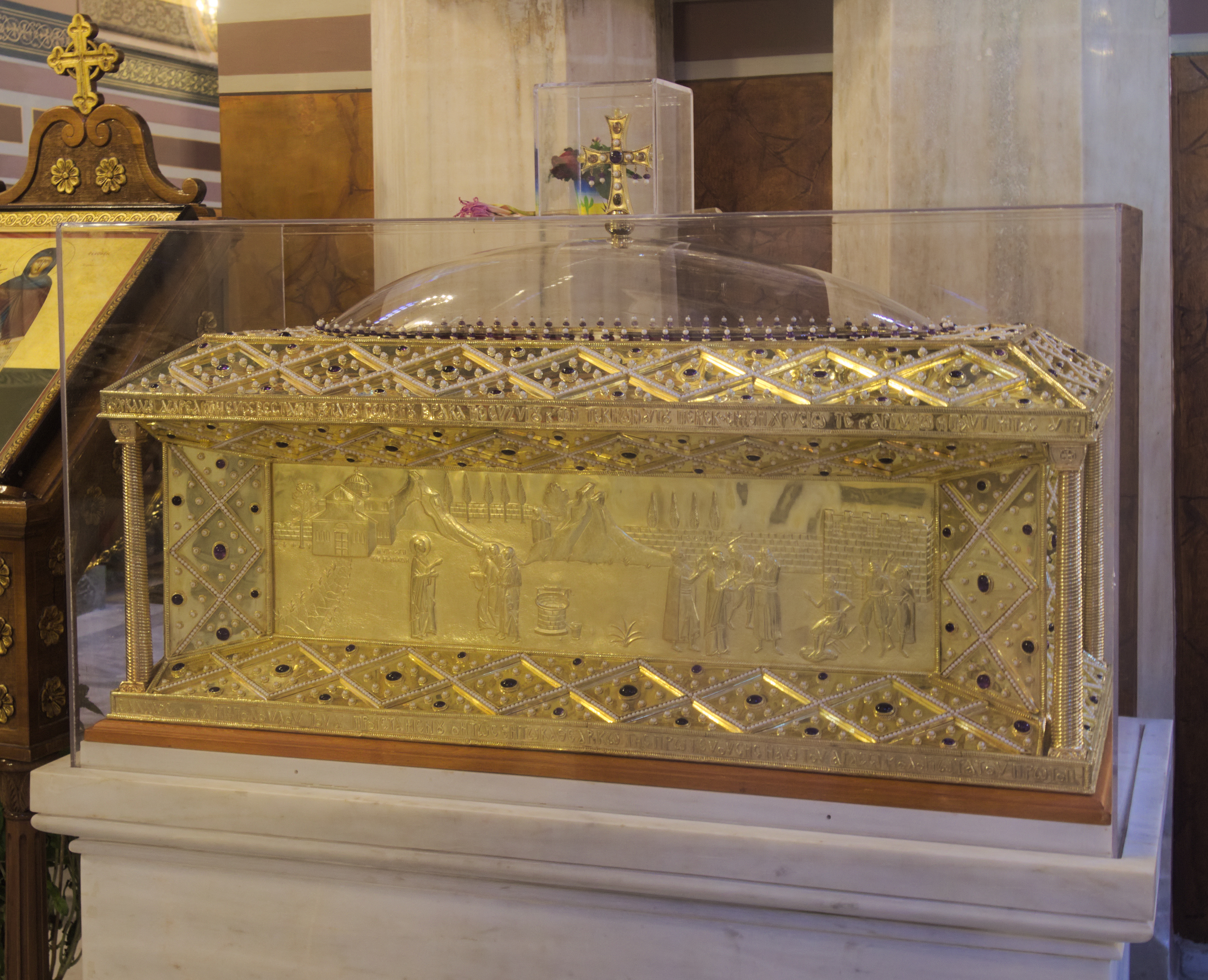 Λειψανοθήκη Αγίας Φιλοθέης 4199