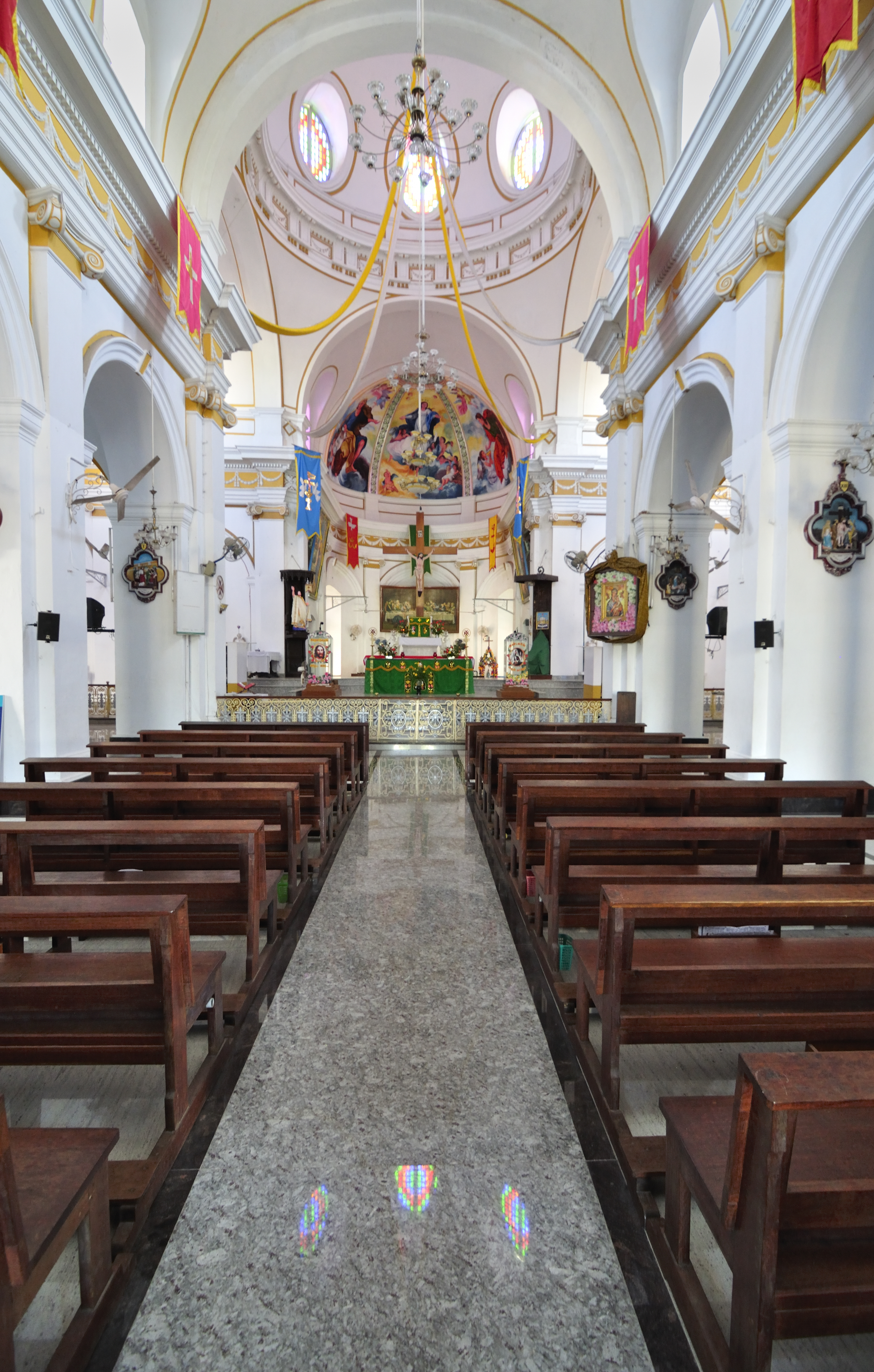 Inside Immaculate Conception Cathedral, Pondicherry