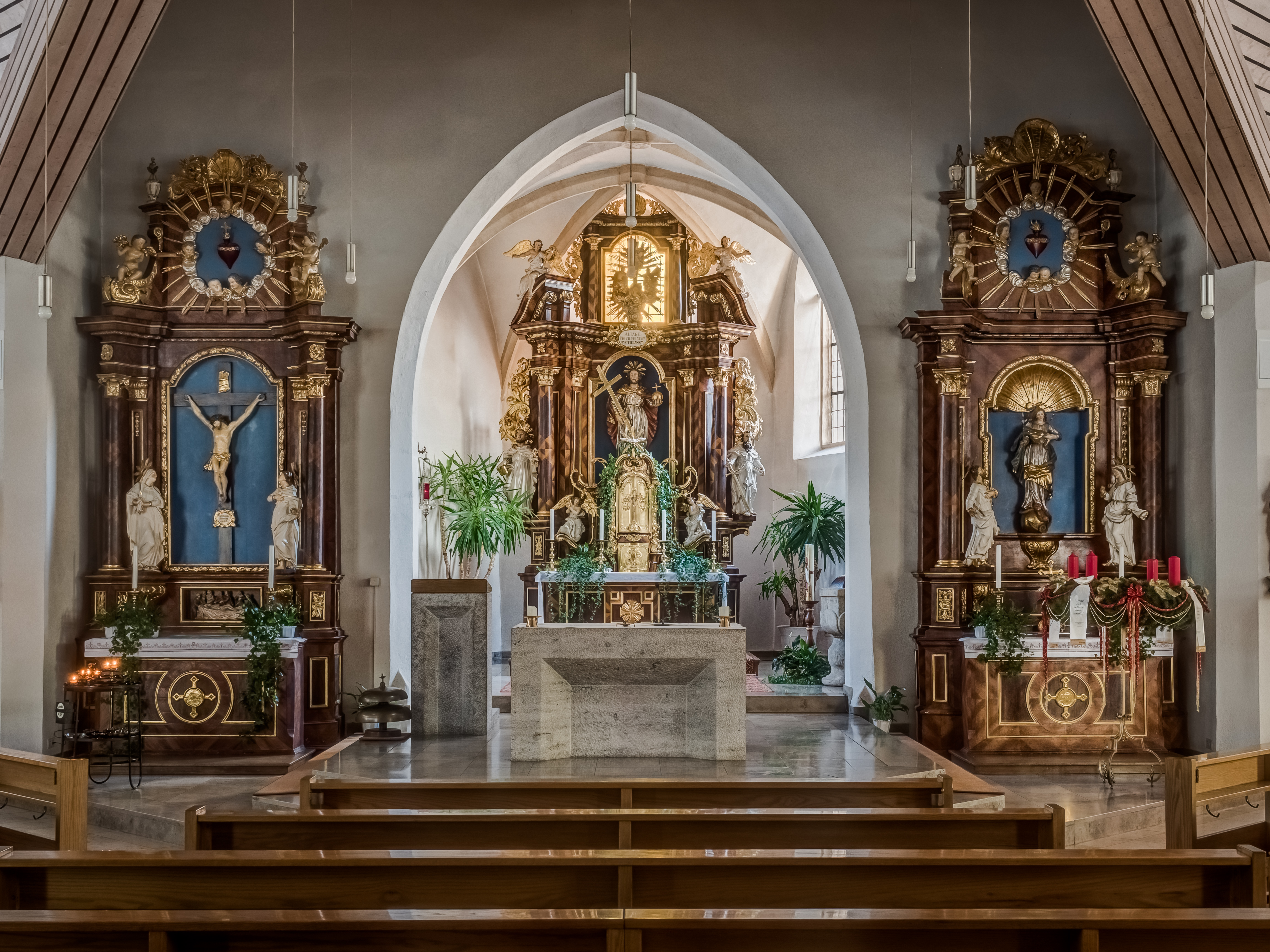 Kemmern-Kirche-Altar-040008-HDR
