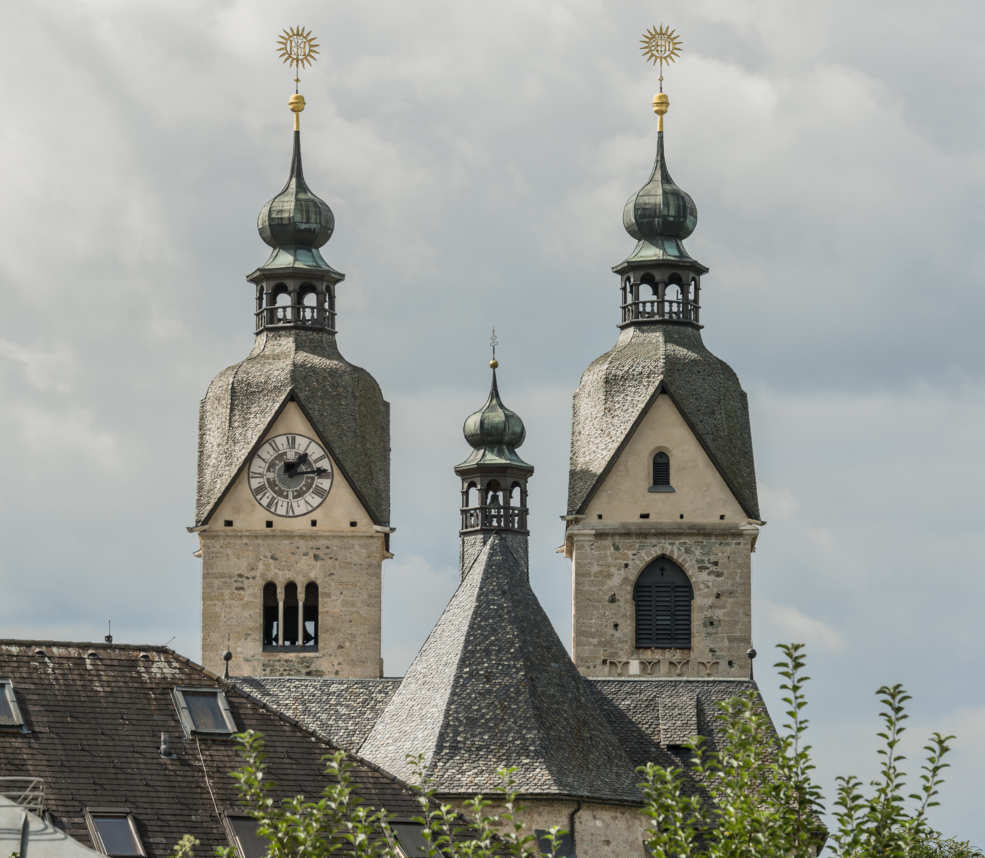 Maria Saal Pfarr-und Wallfahrtskirche Mariae Himmelfahrt Ost-Ansicht 19092016 4373