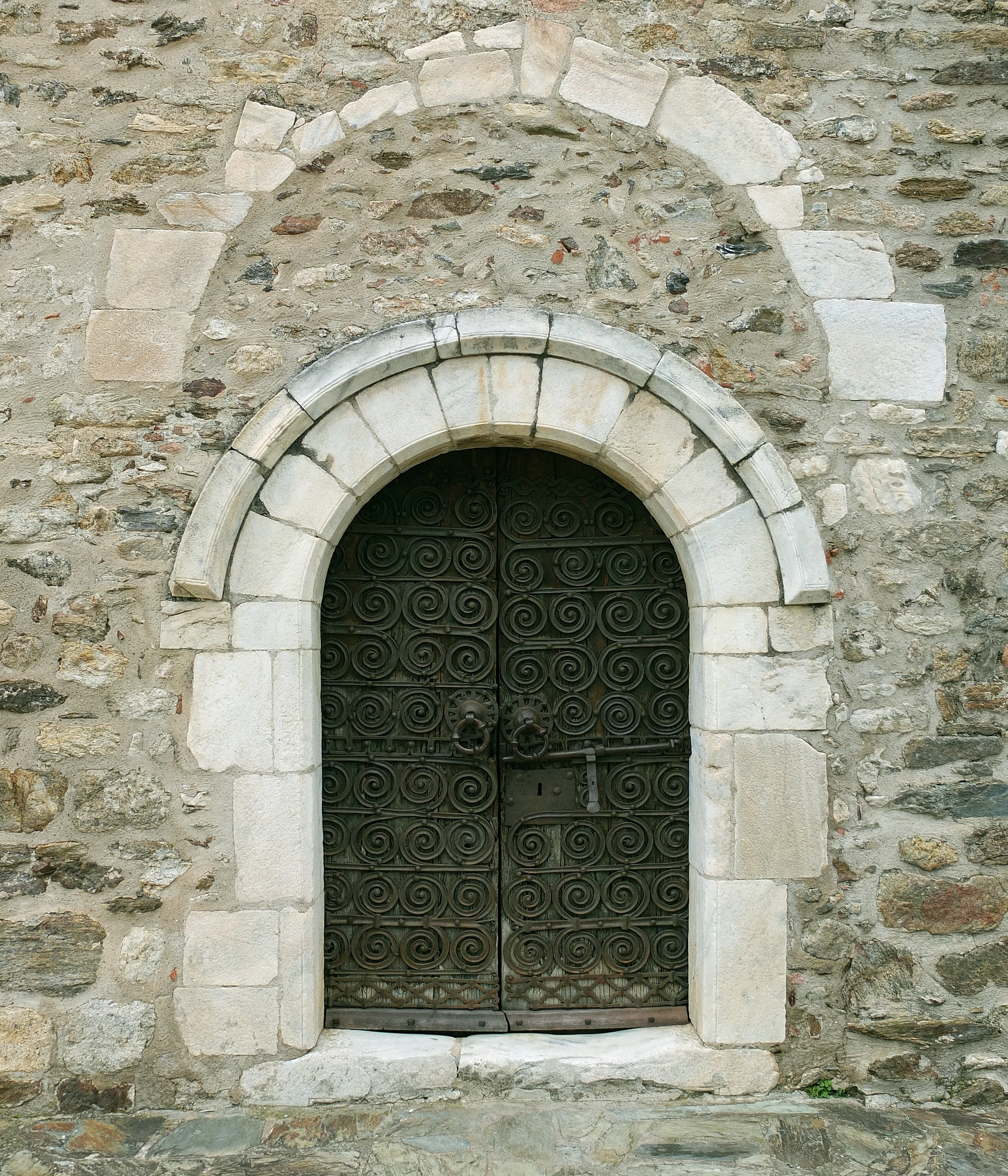 Montesquieu-des-Albères, church, portal