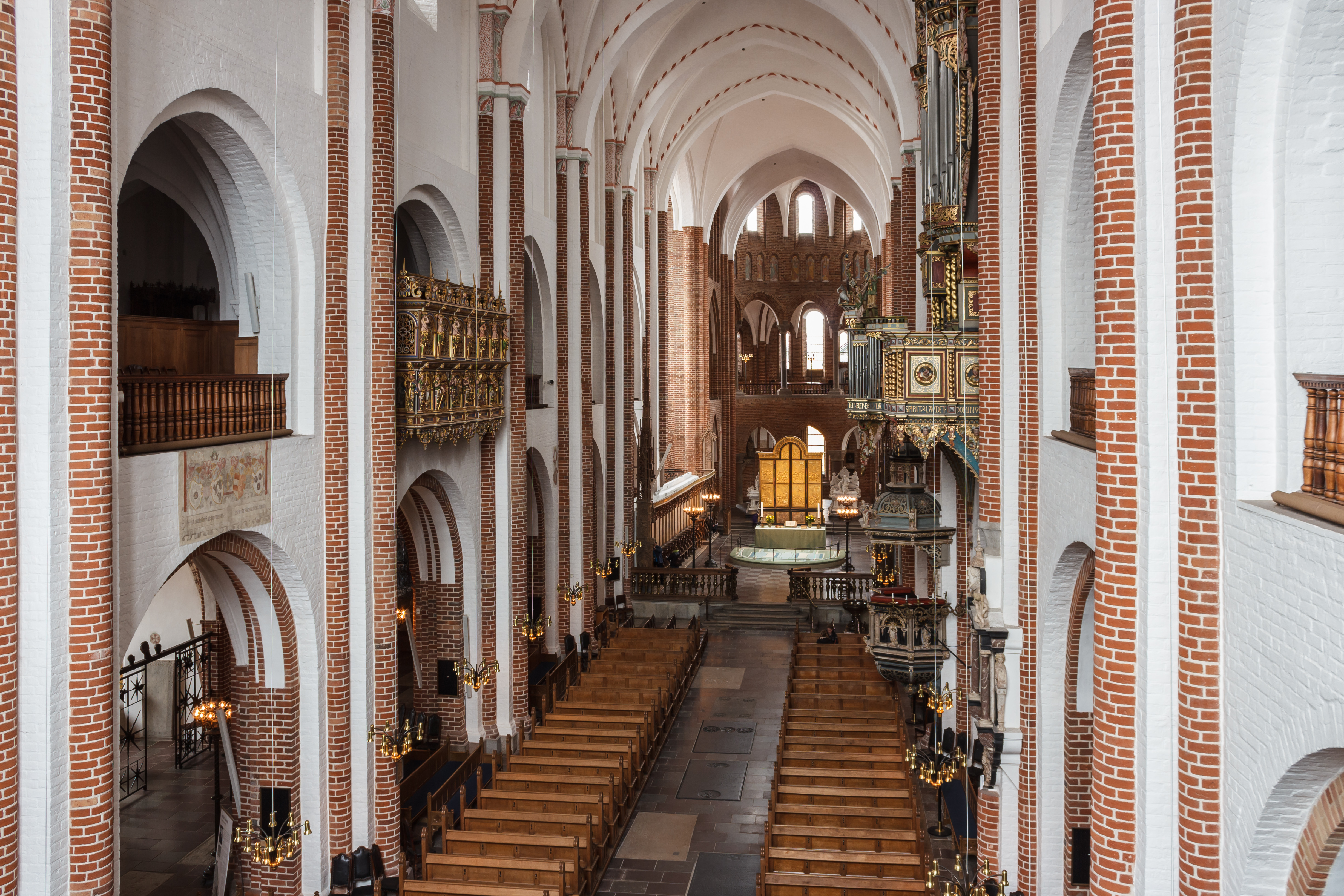 Nave, Roskilde Cathedral, Denmark, 2015-03-31-4819