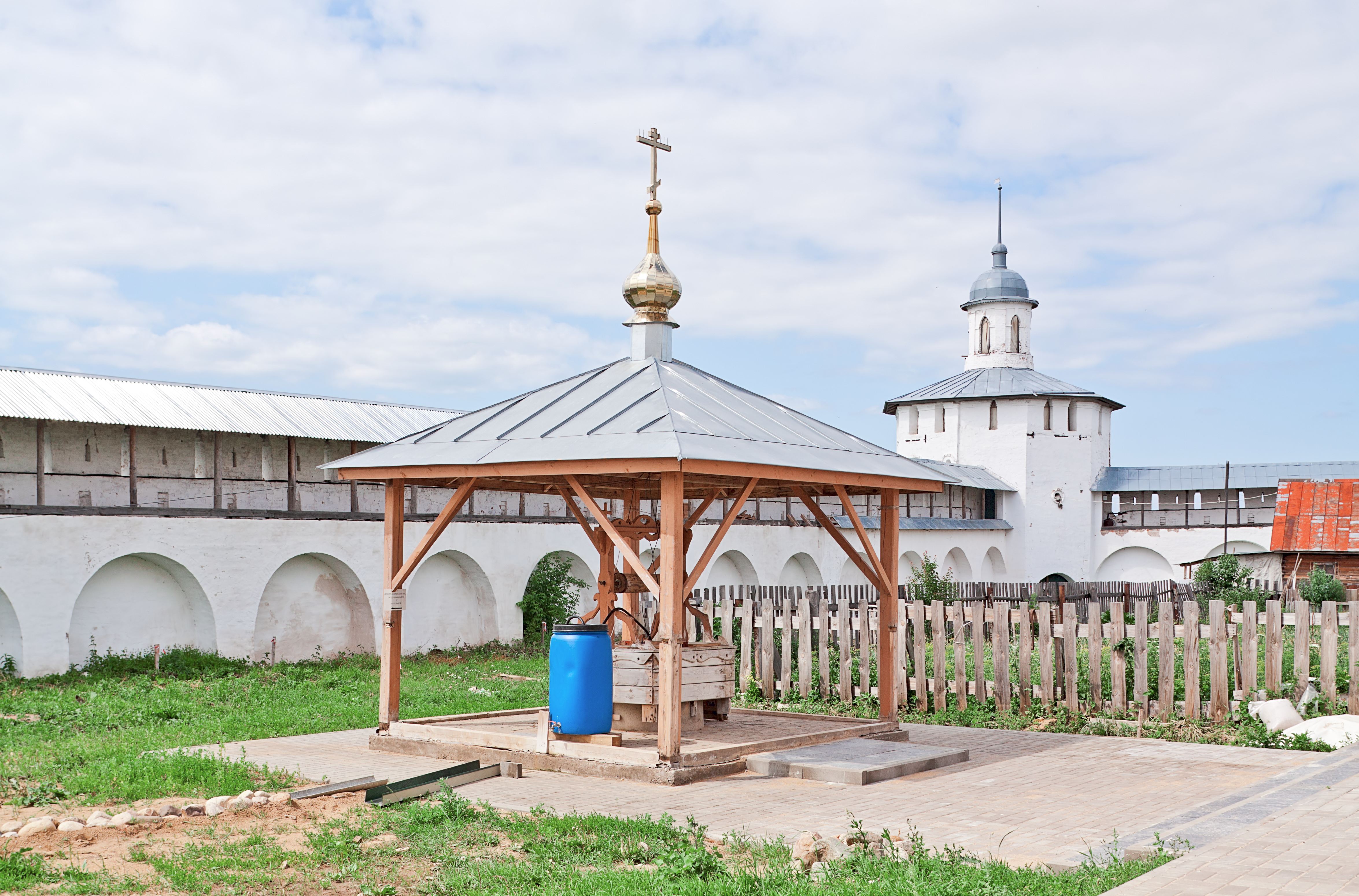 Nikitsky Monastery, the well and the plastic barrel