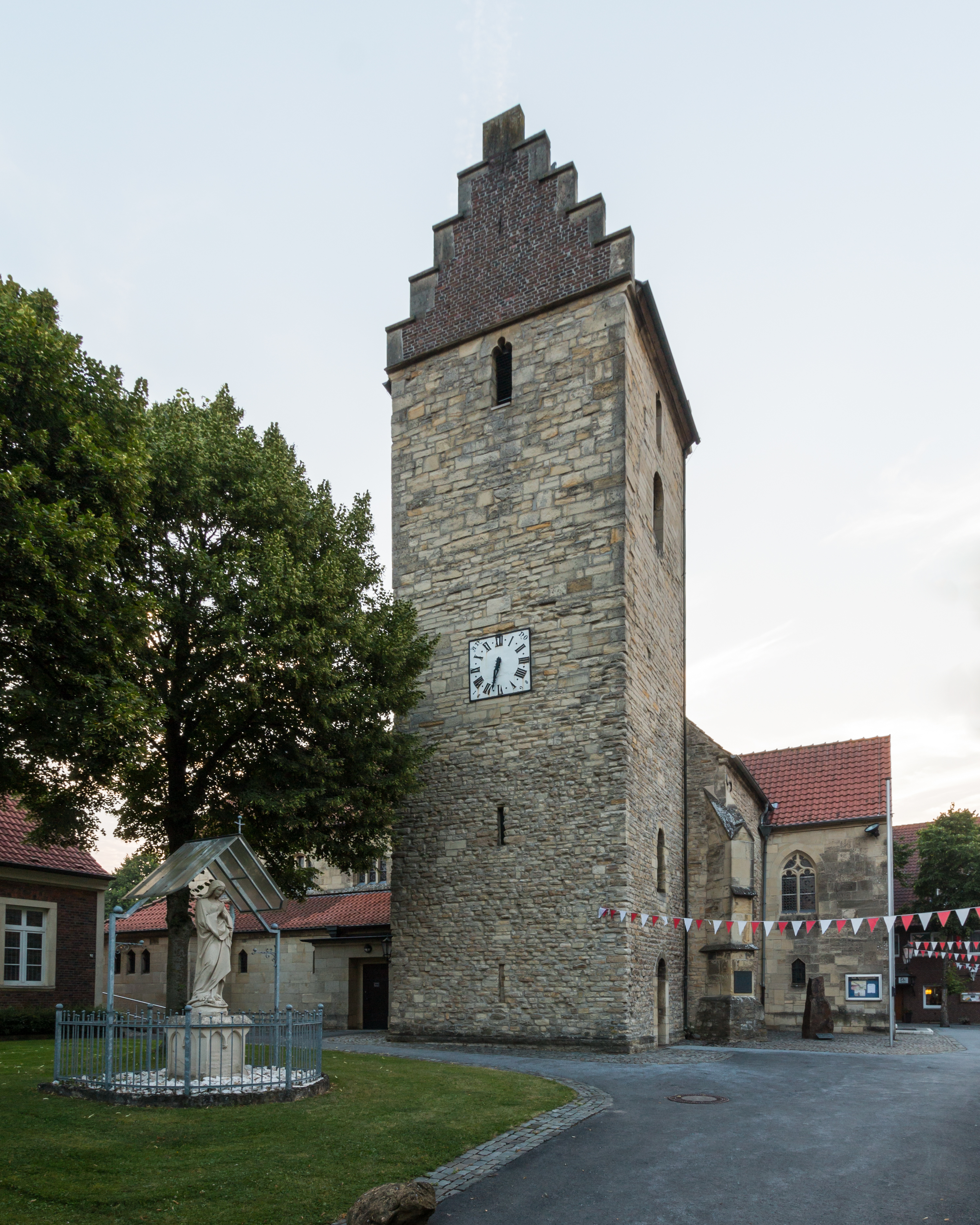 Nottuln, Schapdetten, St.-Bonifatius-Kirche -- 2016 -- 3857