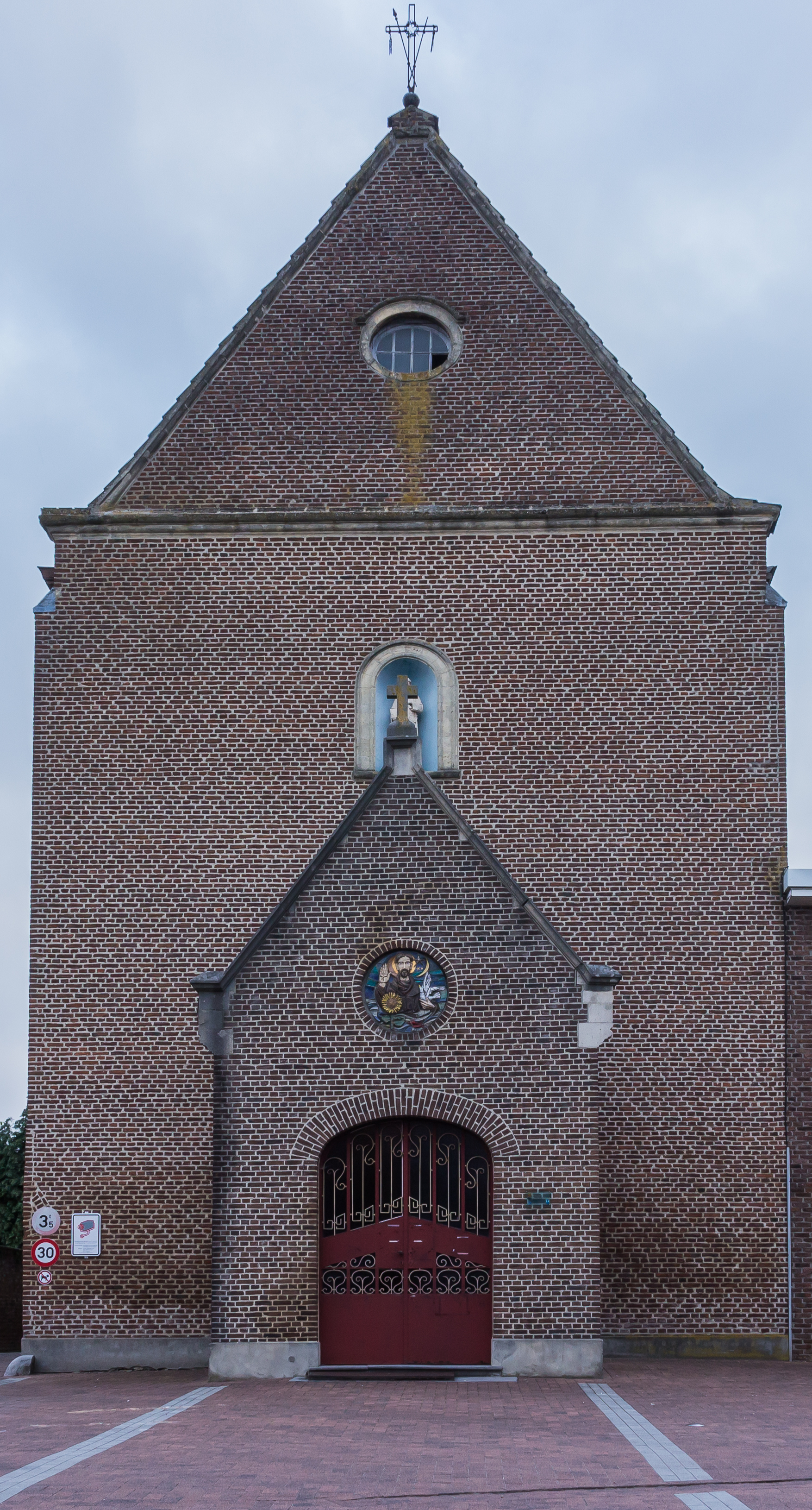 Paterskerk in Rekem (deelgemeente) van Lanaken provincie Limburg in België 02