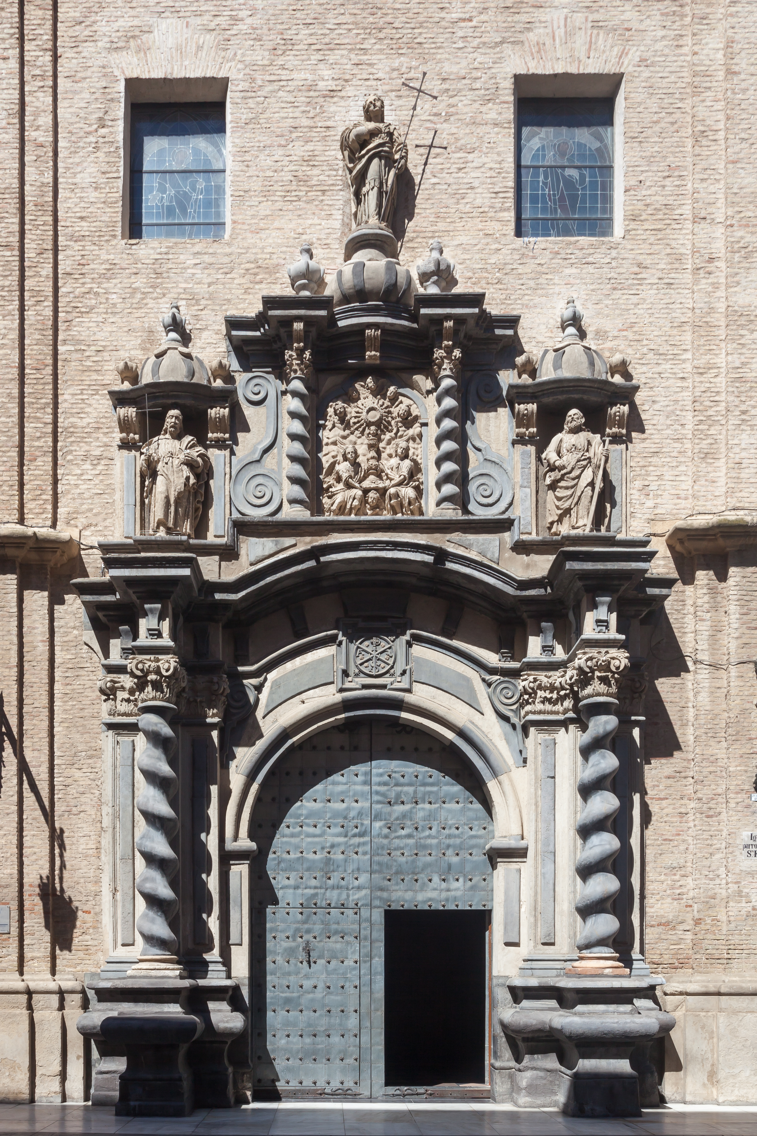 Portal da igrexa parroquial de San Filipo. Zaragoza Z30