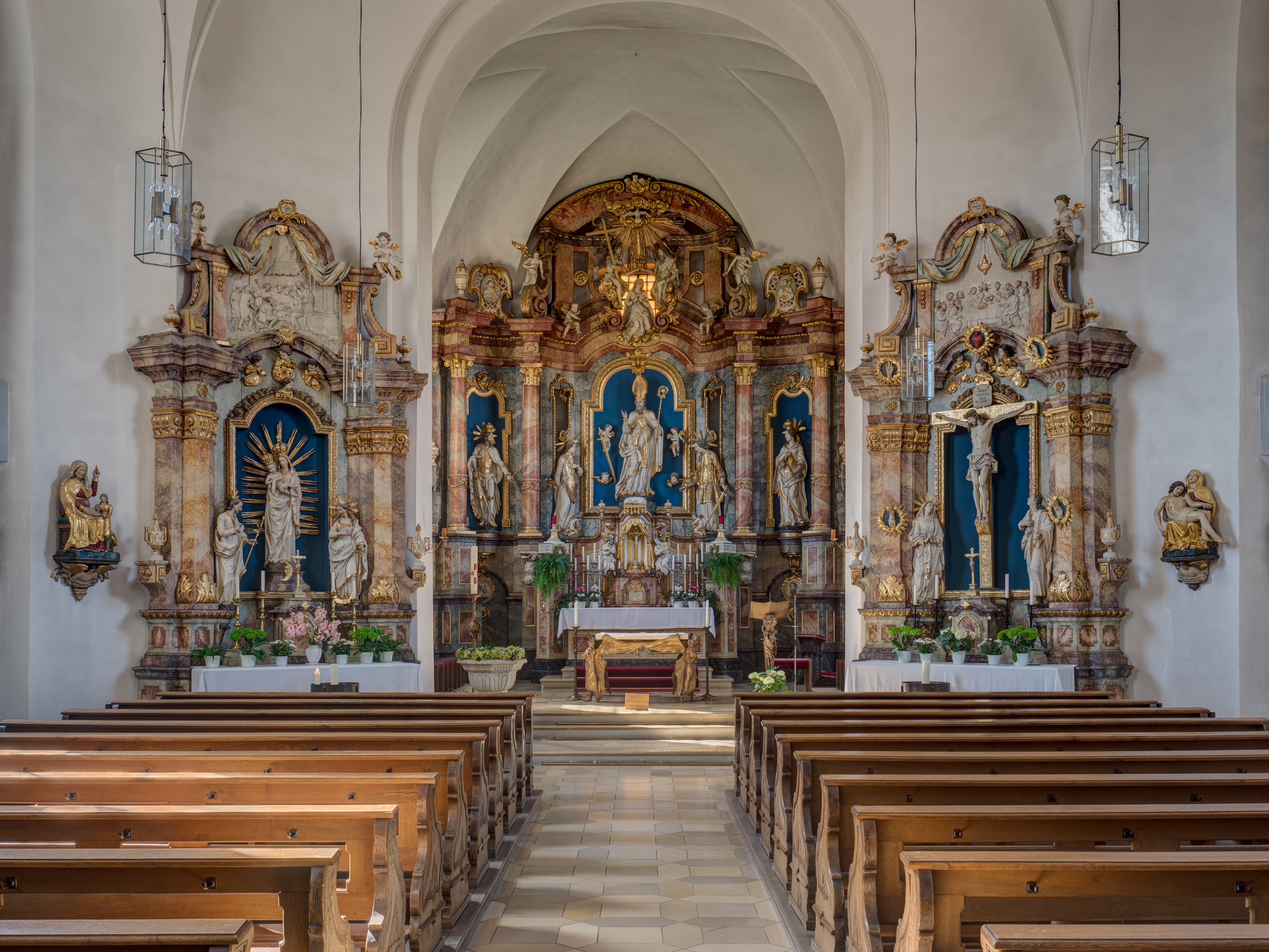 Pretzfeld-Kirche-Altar-8216762-HDR