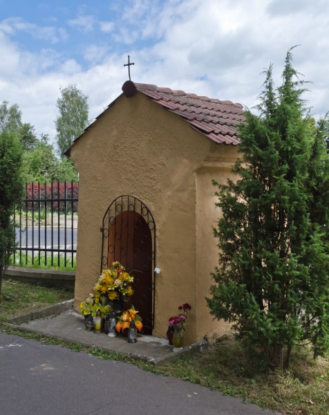 2014 Kłodzko, cmentarz komunalny, kapliczka 02