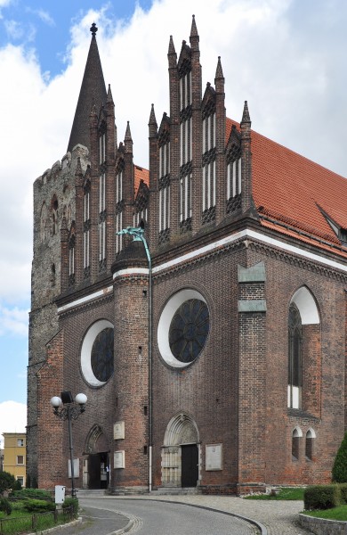 2014 Ziębice, kościół św. Jerzego 03