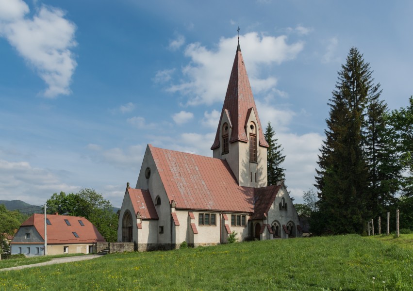 2015 Kościół Zmartwychwstania Pańskiego w Stroniu Śląskim 01