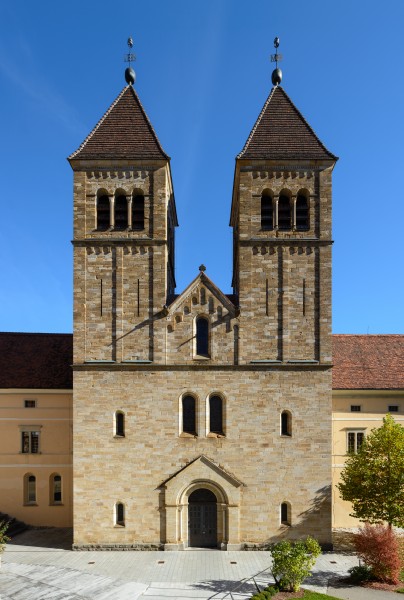 Abtei Seckau Basilika Fassade 01